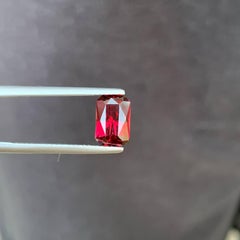2.70 carati di granato rosso brillante naturale sfuso pietra taglio smeraldo Gemma della Tanzania