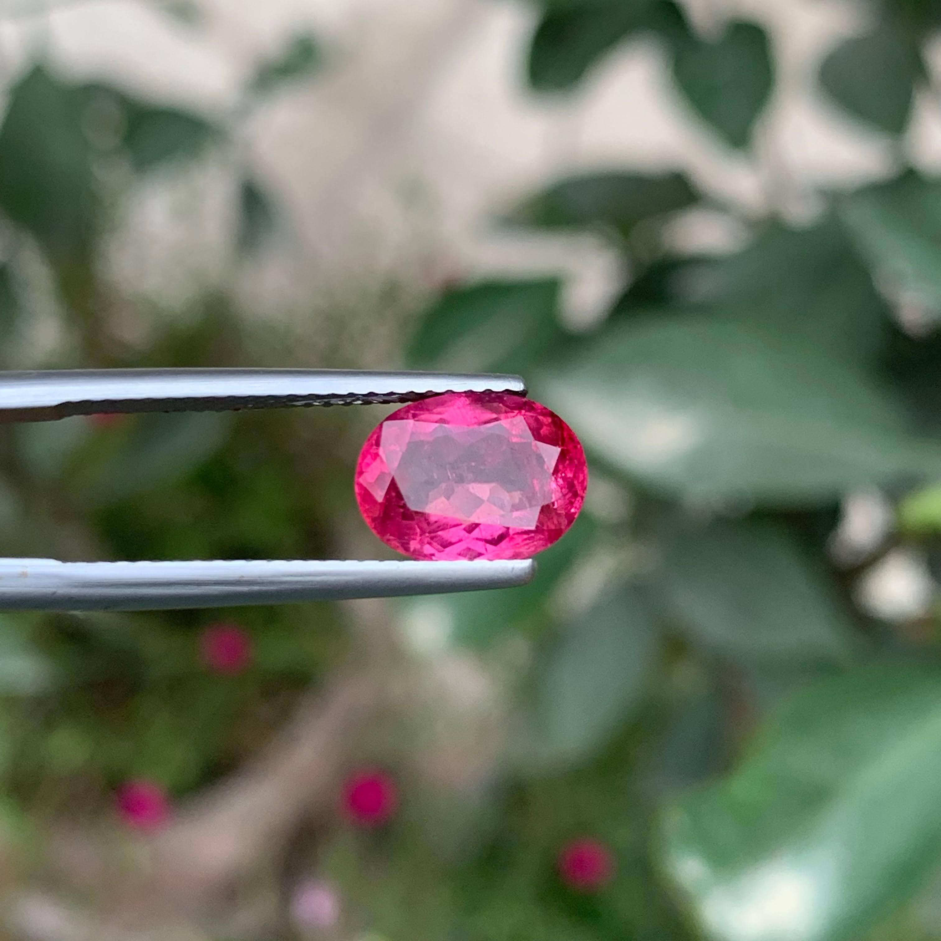 2.70 Carat Natural Loose Bubblegum Pink Tourmaline Oval Cut Afghan Gemstone For Sale 2