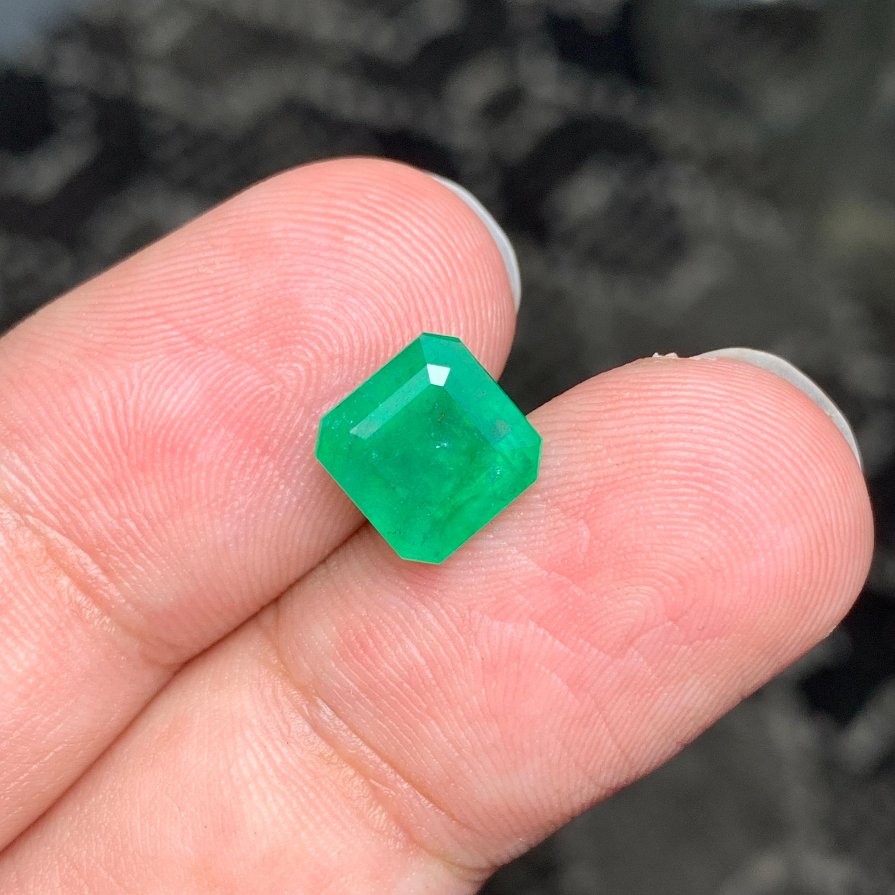 2,70 Karat natürlicher loser Smaragd in quadratischer Form aus Swat Mine, Pakistan im Angebot 5
