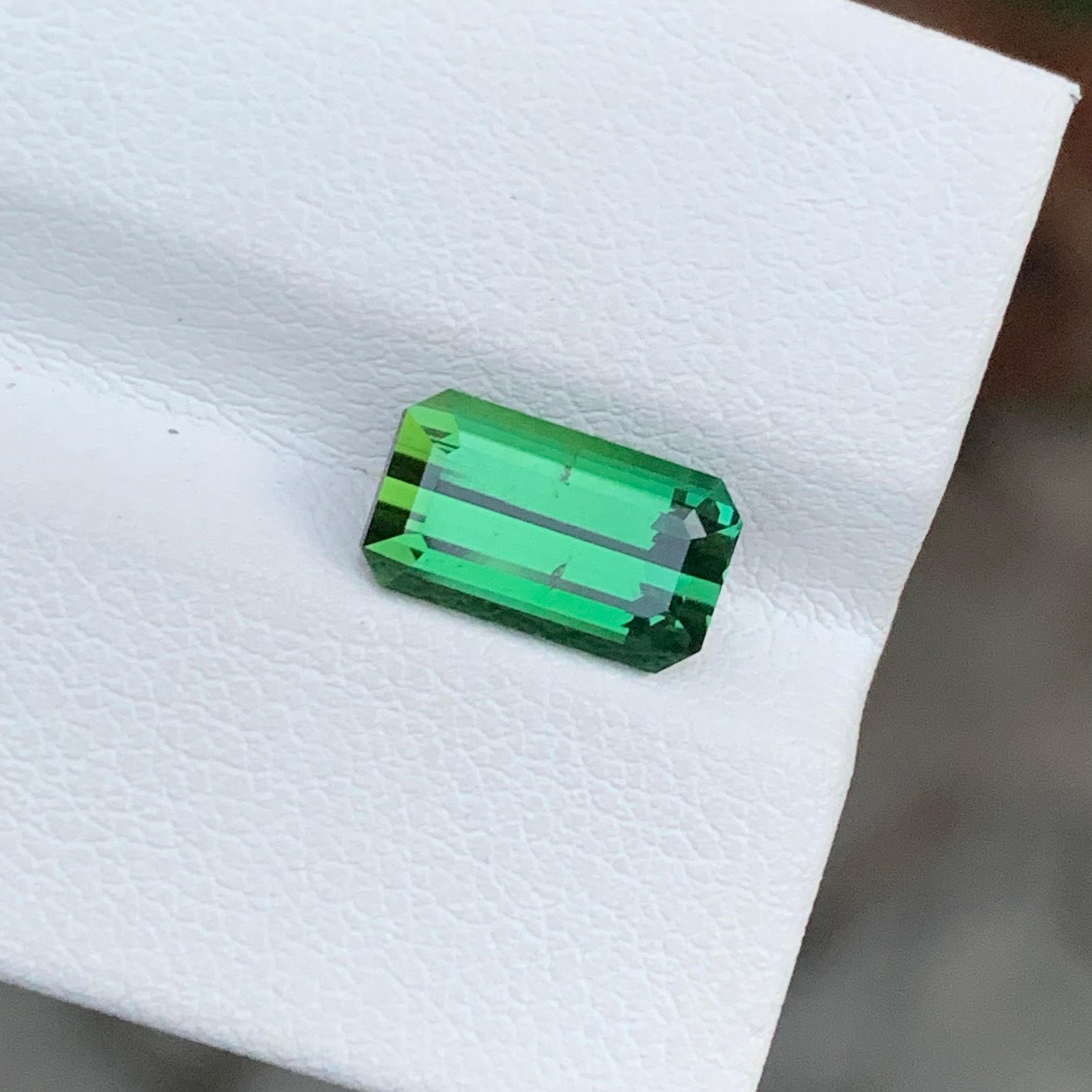 2.70 Carat Natural Loose Green Tourmaline Emerald Shape Gemstone (pierre précieuse en forme d'émeraude) Neuf - En vente à Peshawar, PK