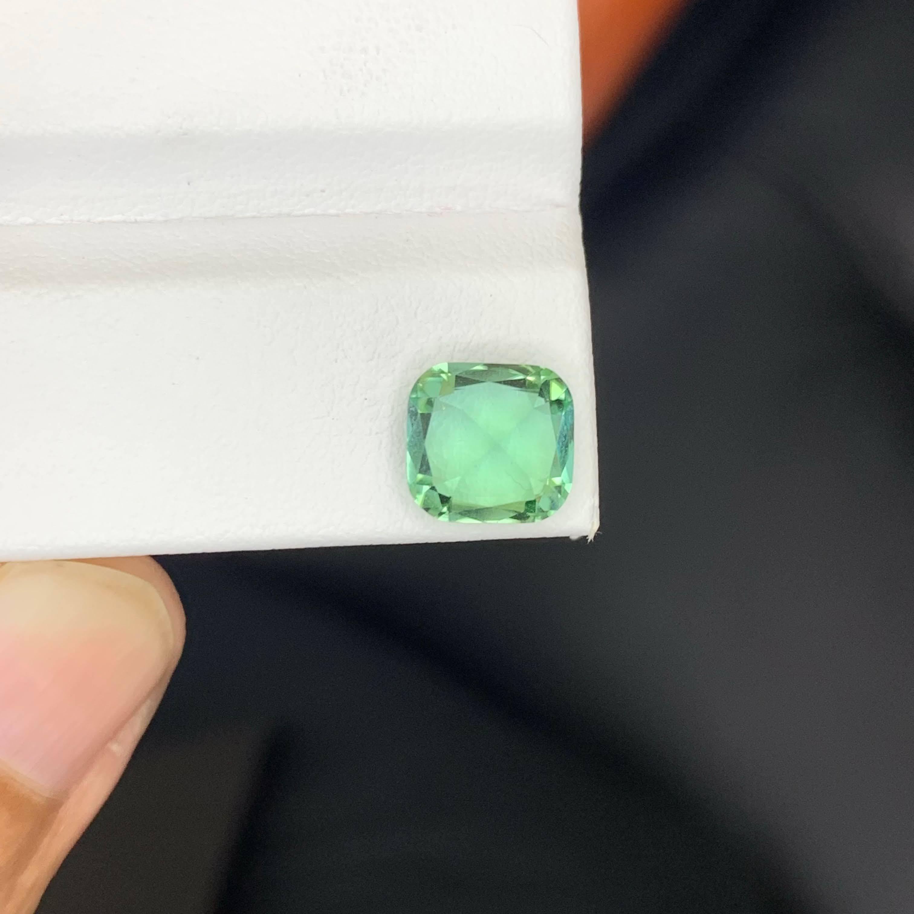 Moderno 2.70 Carati di tormalina verde laguna naturale sfusa con taglio a cuscino Gemma afgana in vendita