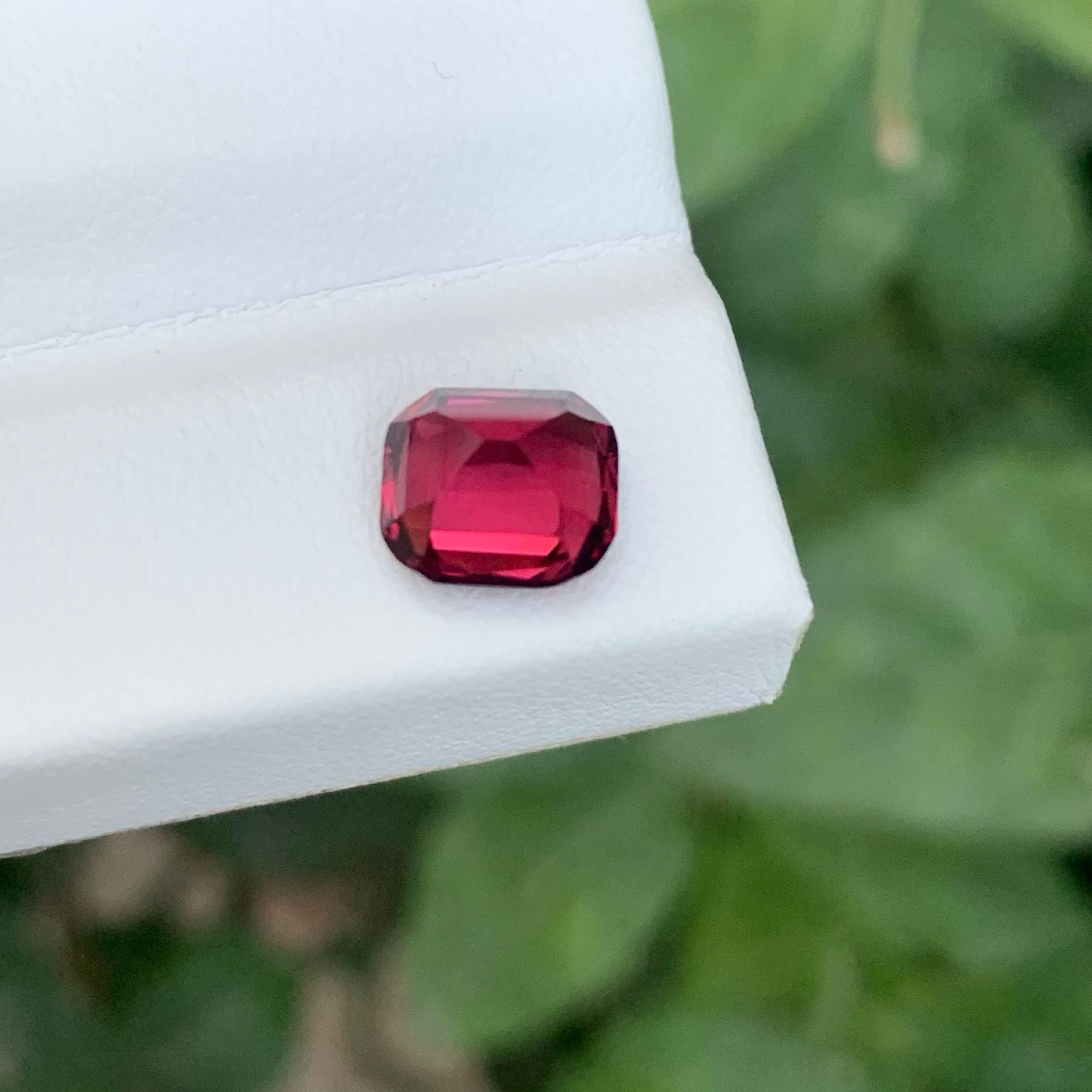 2.70 Karat natürlicher loser rosa-roter Granatstein im Kissenschliff tansanischer Edelstein für Damen oder Herren im Angebot