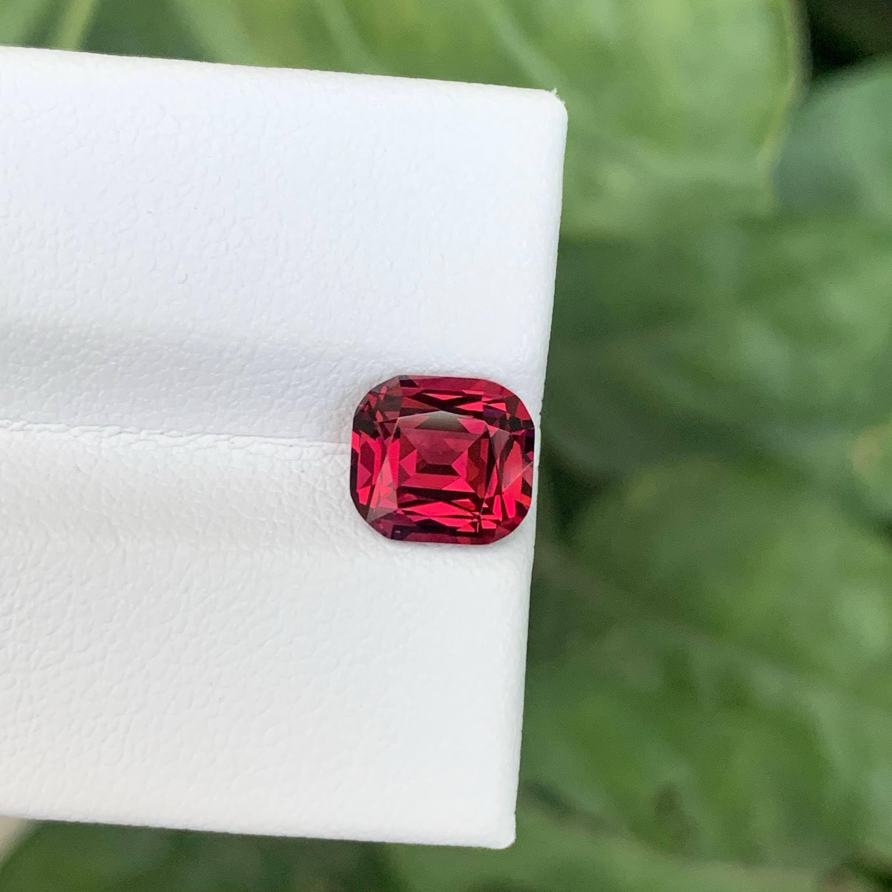 2.70 Karat natürlicher loser rosa-roter Granatstein im Kissenschliff tansanischer Edelstein im Angebot 3