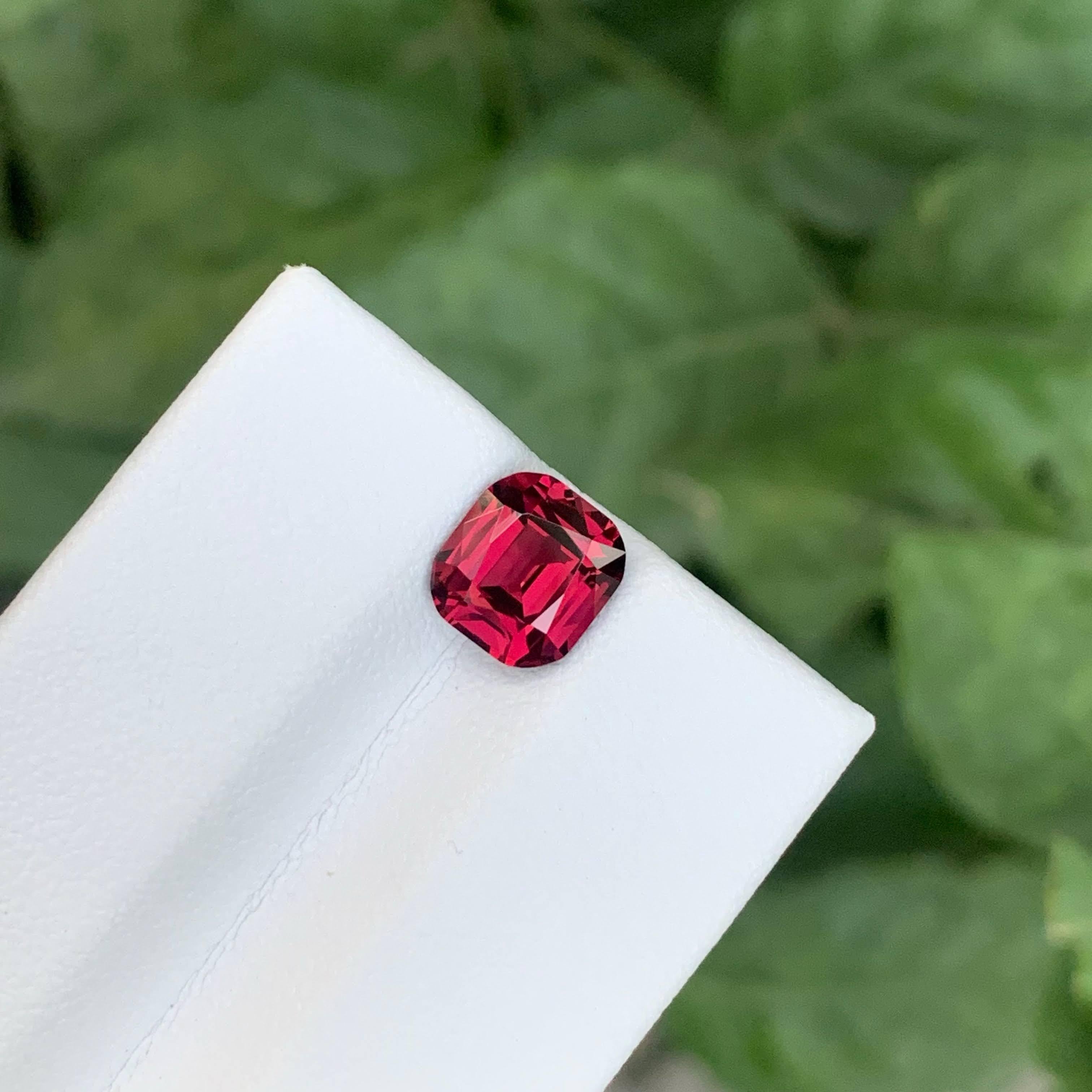 2.70 Karat natürlicher loser rosa-roter Granatstein im Kissenschliff tansanischer Edelstein im Angebot 4