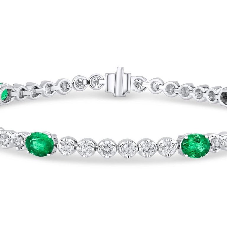 2.70 Carat Oval Cut Emerald and Diamond Tennis Bracelet in 14k White Gold In New Condition For Sale In New York, NY