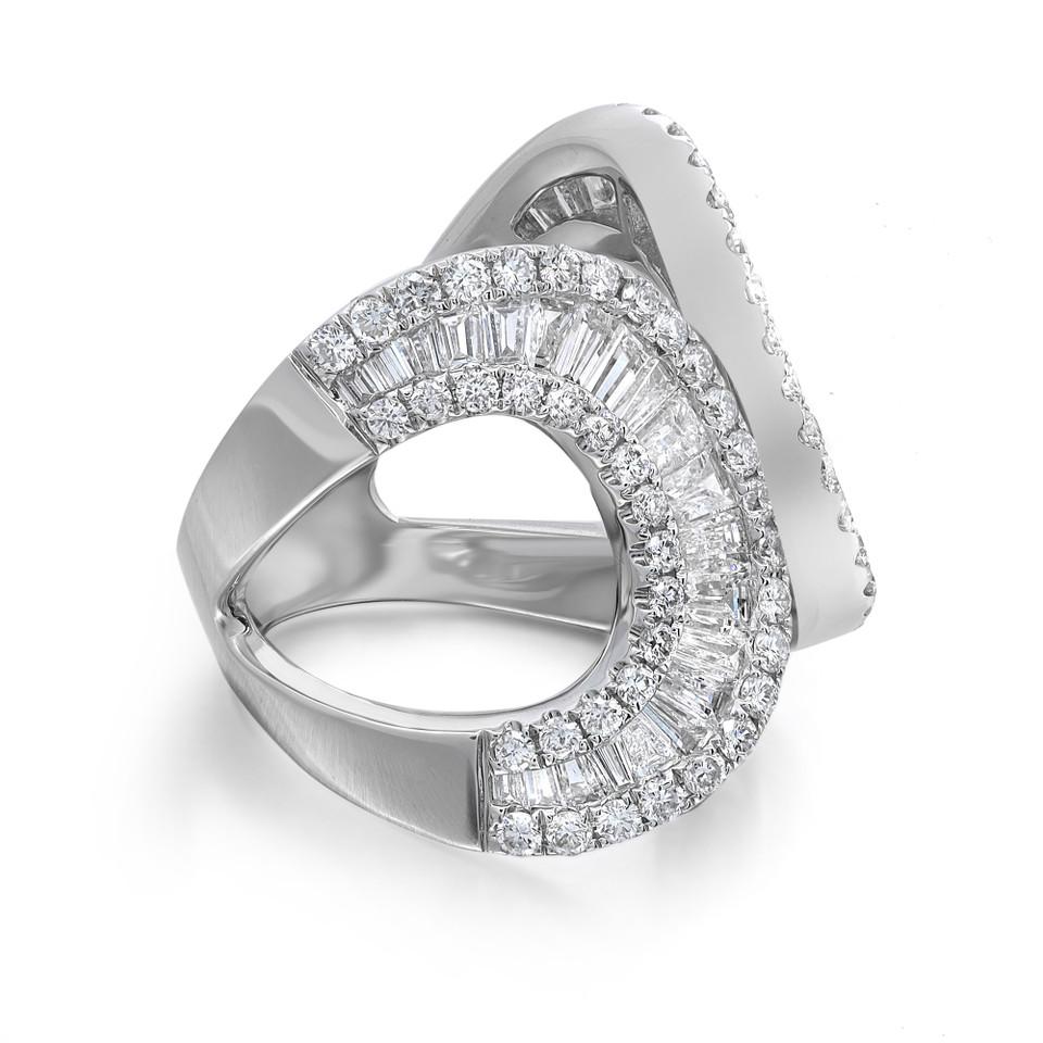 Modern 2.70 Carat Round and Baguette Cut Diamond Ring in 18k White Gold