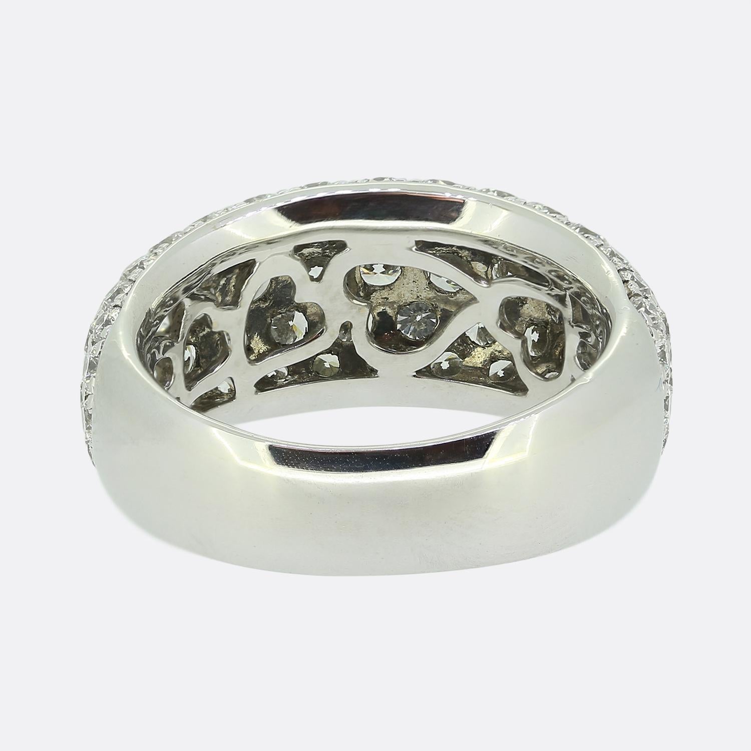 2,70 Karat Runder Pavé-Diamantring (Brillantschliff) im Angebot