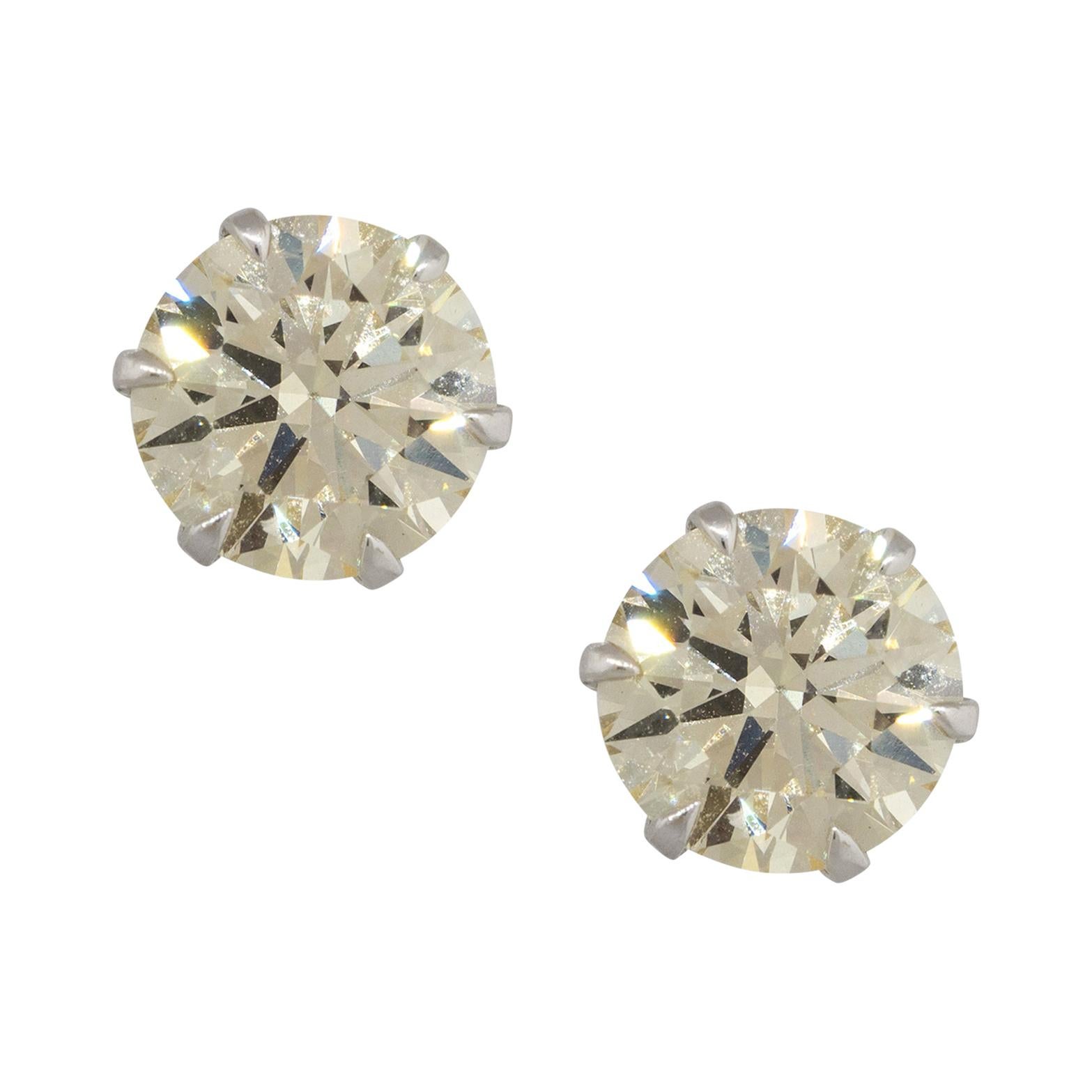 2.70 Carat Round Cut Diamond Stud Earrings 14 Karat