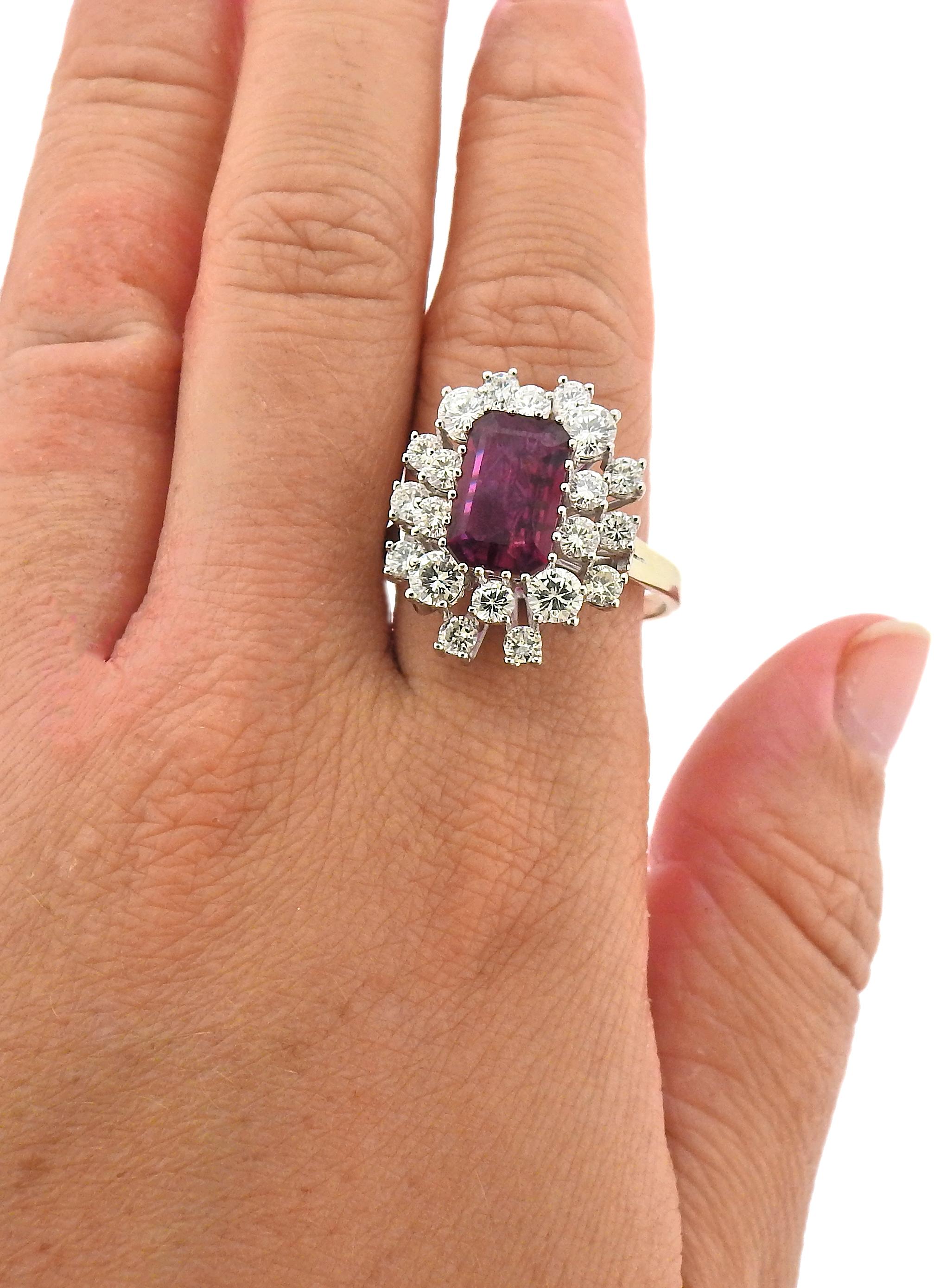 2.70 Carat Ruby Diamond Gold Cluster Ring In Excellent Condition For Sale In New York, NY