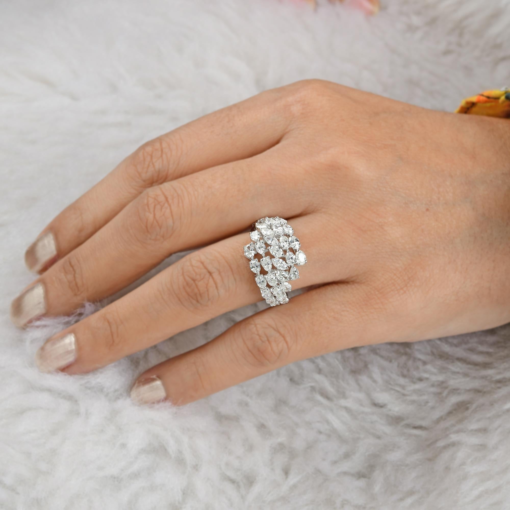 En vente :  Bague en grappe de diamants 2,70 carats, pureté SI, couleur HI, en or blanc 18 carats 5