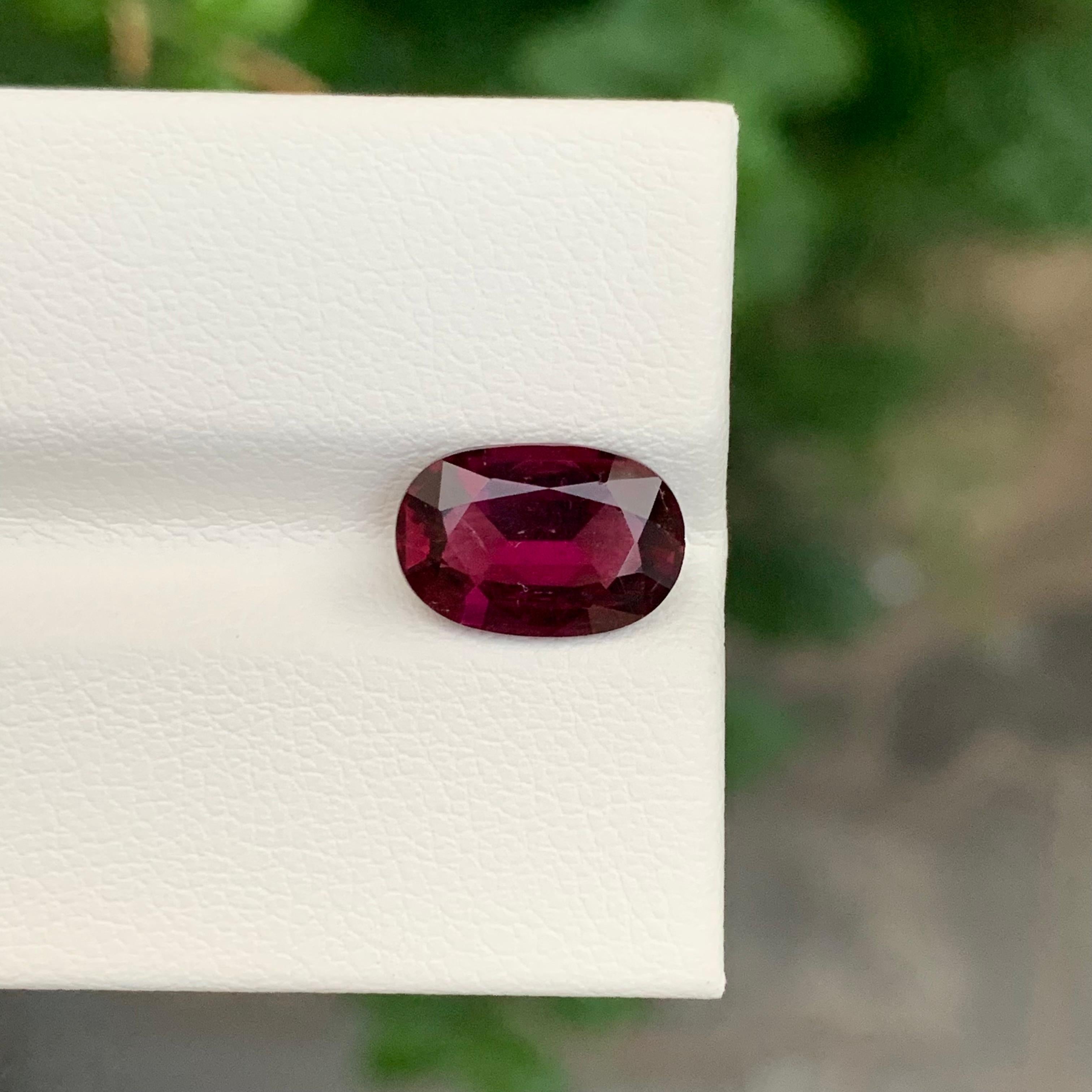 Tourmaline Rubellite en vrac

Poids : 2,70 carats
Dimension : 10,9 x 7,3 x 4,8 mm
Origine : Afghanistan
Forme : Ovale 
Certificat : Sur demande

La tourmaline rubellite, souvent considérée comme la 