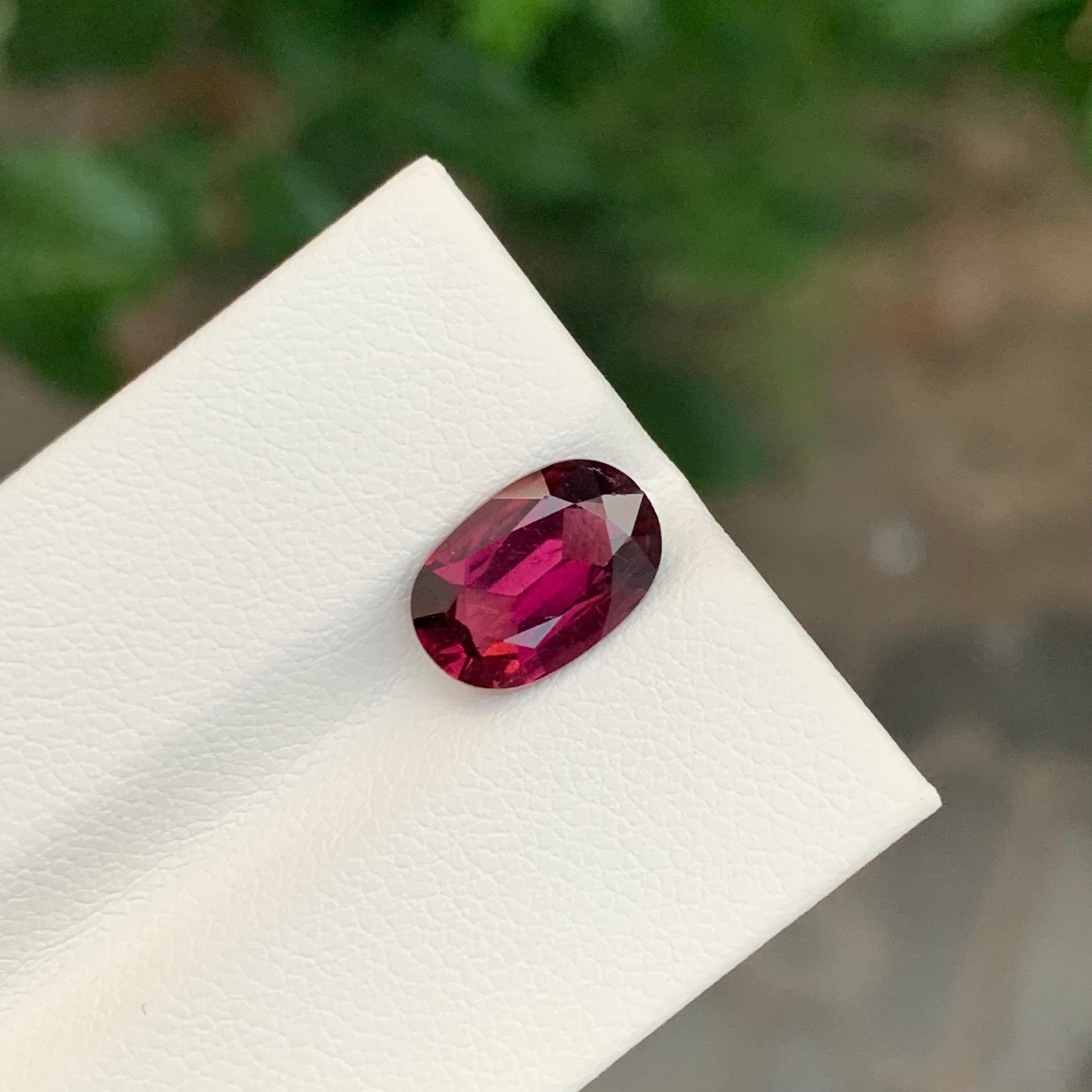 2.70 Carat Stunning Faceted Rubellite Tourmaline Oval Shape Gemstone en vente 1