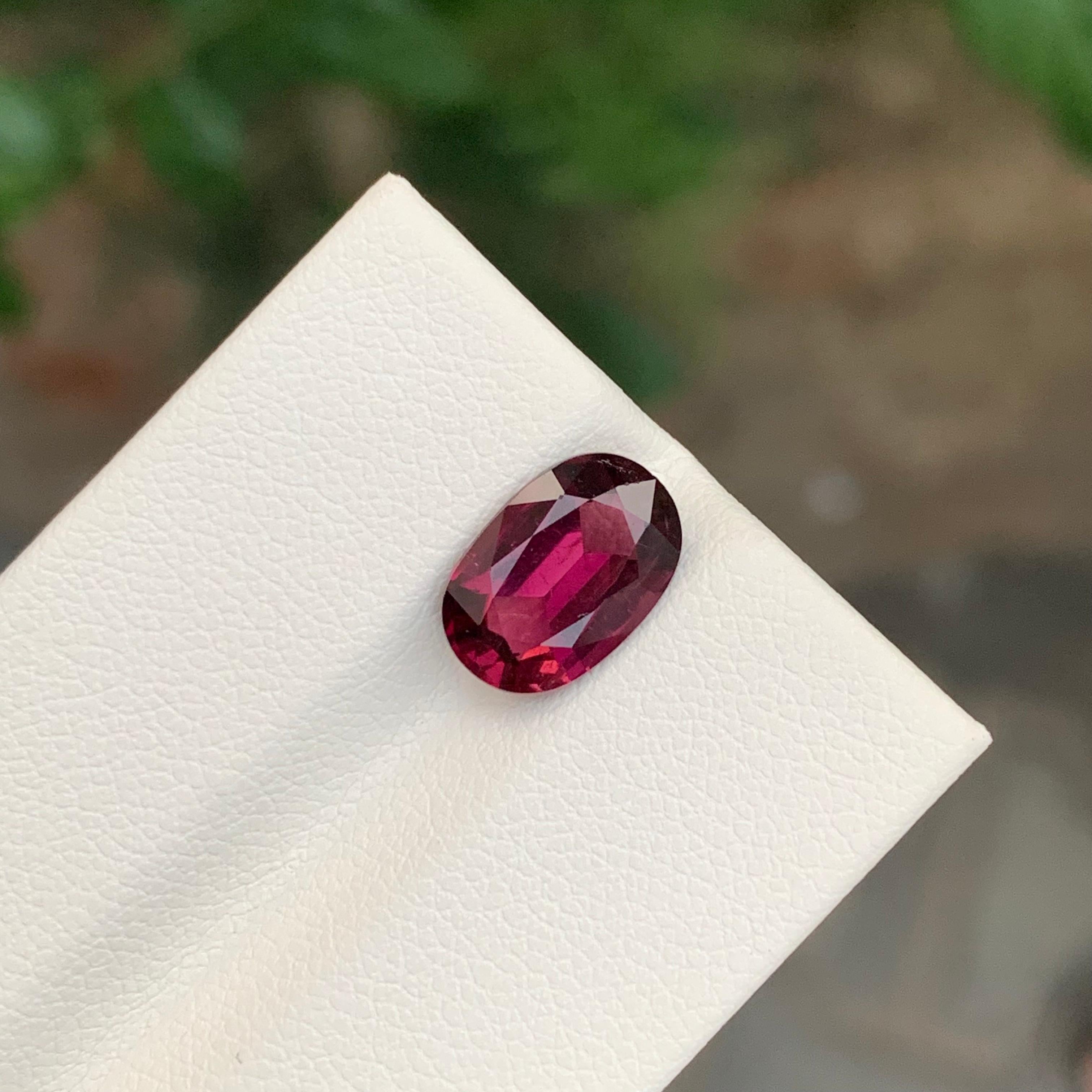 2.70 Carat Stunning Faceted Rubellite Tourmaline Oval Shape Gemstone en vente 3