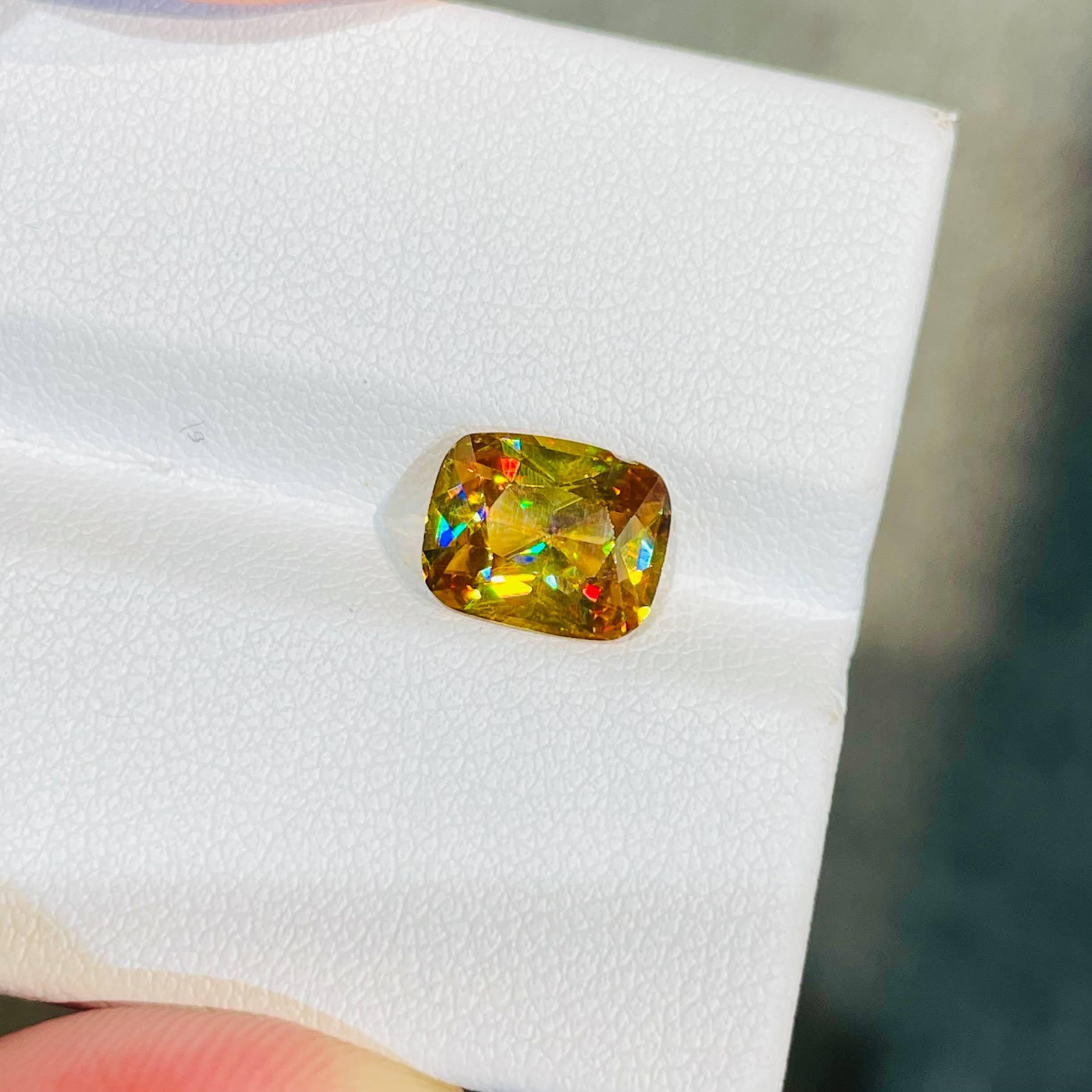2.70 carats Fire Luster Sphene Stone Fancy Cushion Cut Madagascar's Gemstone In New Condition In Bangkok, TH
