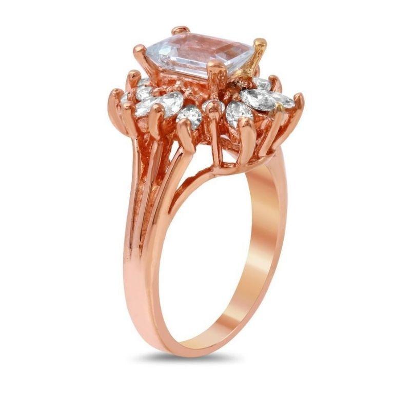 2.70 Carat Natural Aquamarine and Diamond 14 Karat Solid Rose Gold Ring In New Condition For Sale In Los Angeles, CA