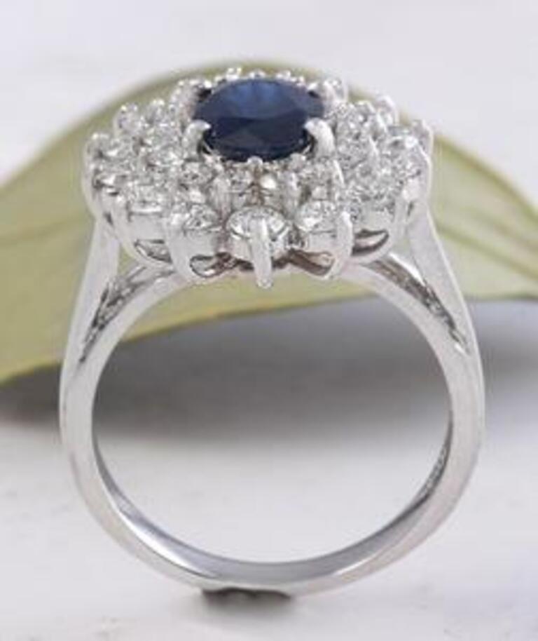 2.70 Carat Natural Blue Sapphire and Diamond 14 Karat Solid White Gold Ring In New Condition For Sale In Los Angeles, CA