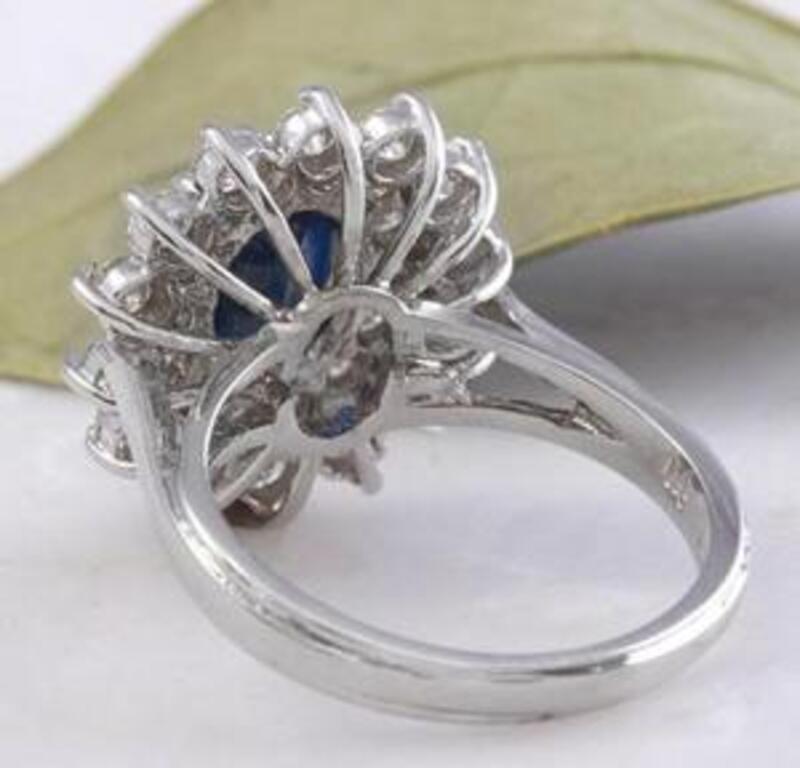 Women's or Men's 2.70 Carat Natural Blue Sapphire and Diamond 14 Karat Solid White Gold Ring For Sale
