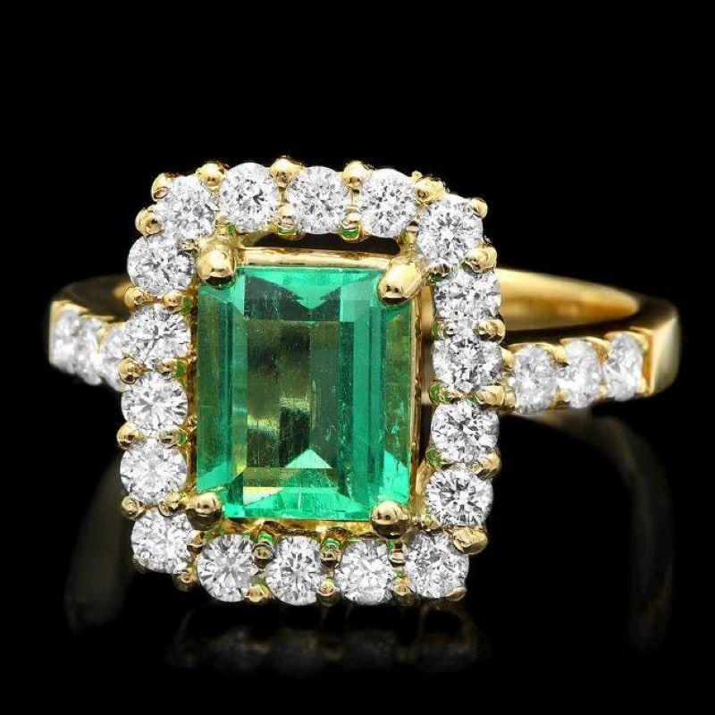 Mixed Cut 2.70 Carats Natural Emerald & Diamond 14k Solid Yellow Gold Ring For Sale
