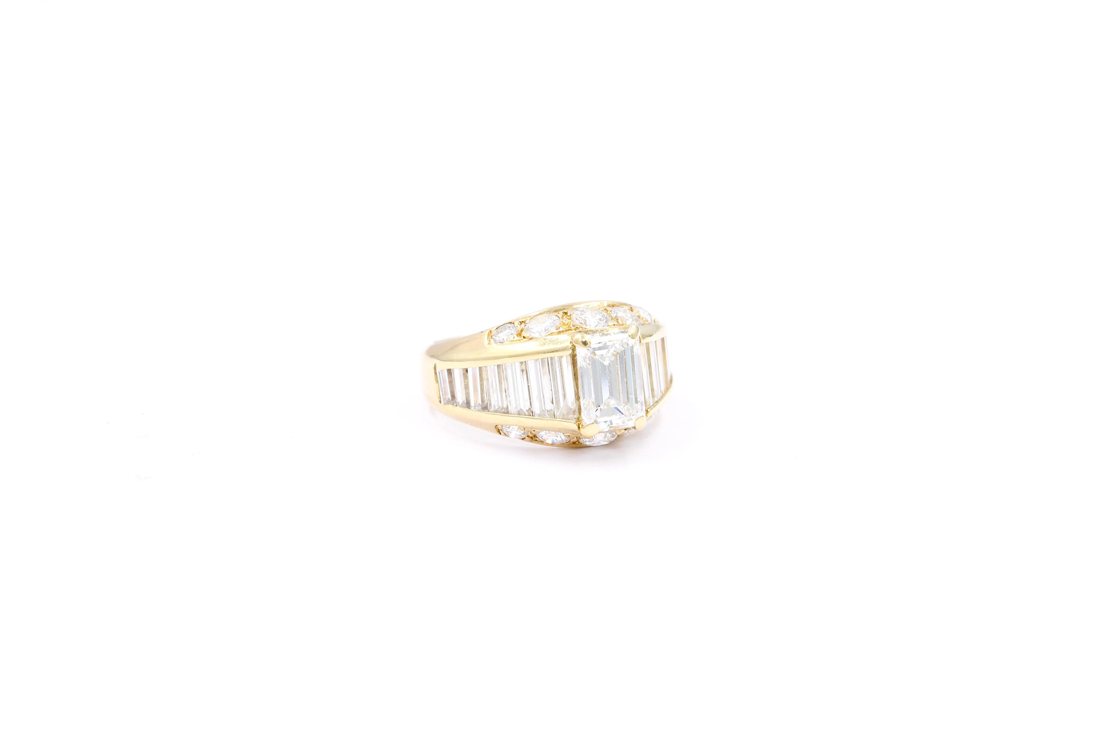 Emerald Cut IGI certified 2.70 Carats natural white Diamonds ring circa 1980  For Sale