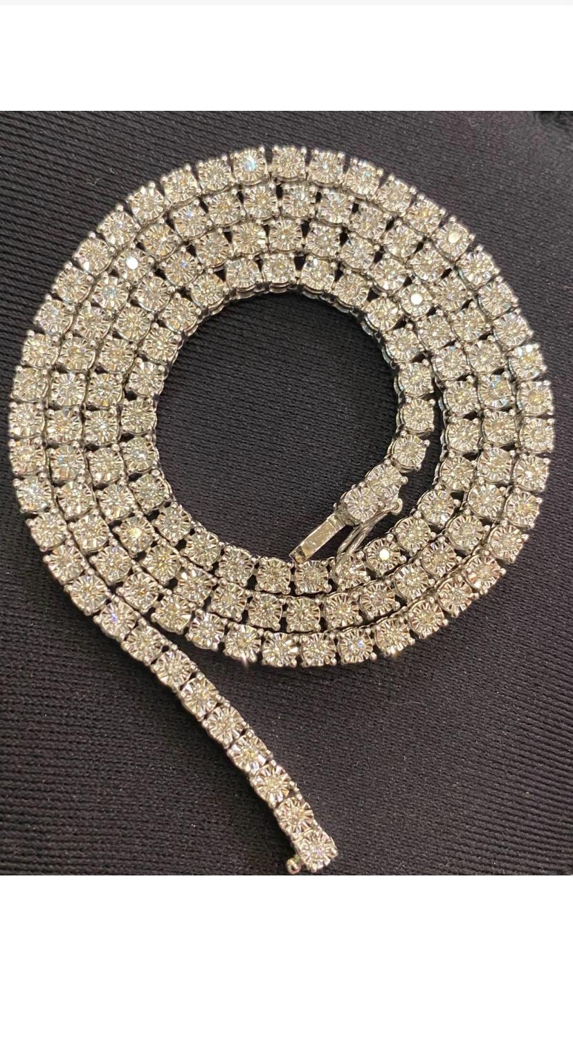 Collana tennis in oro con pavé di diamanti tondi brillanti da 2,70 carati in vendita 5