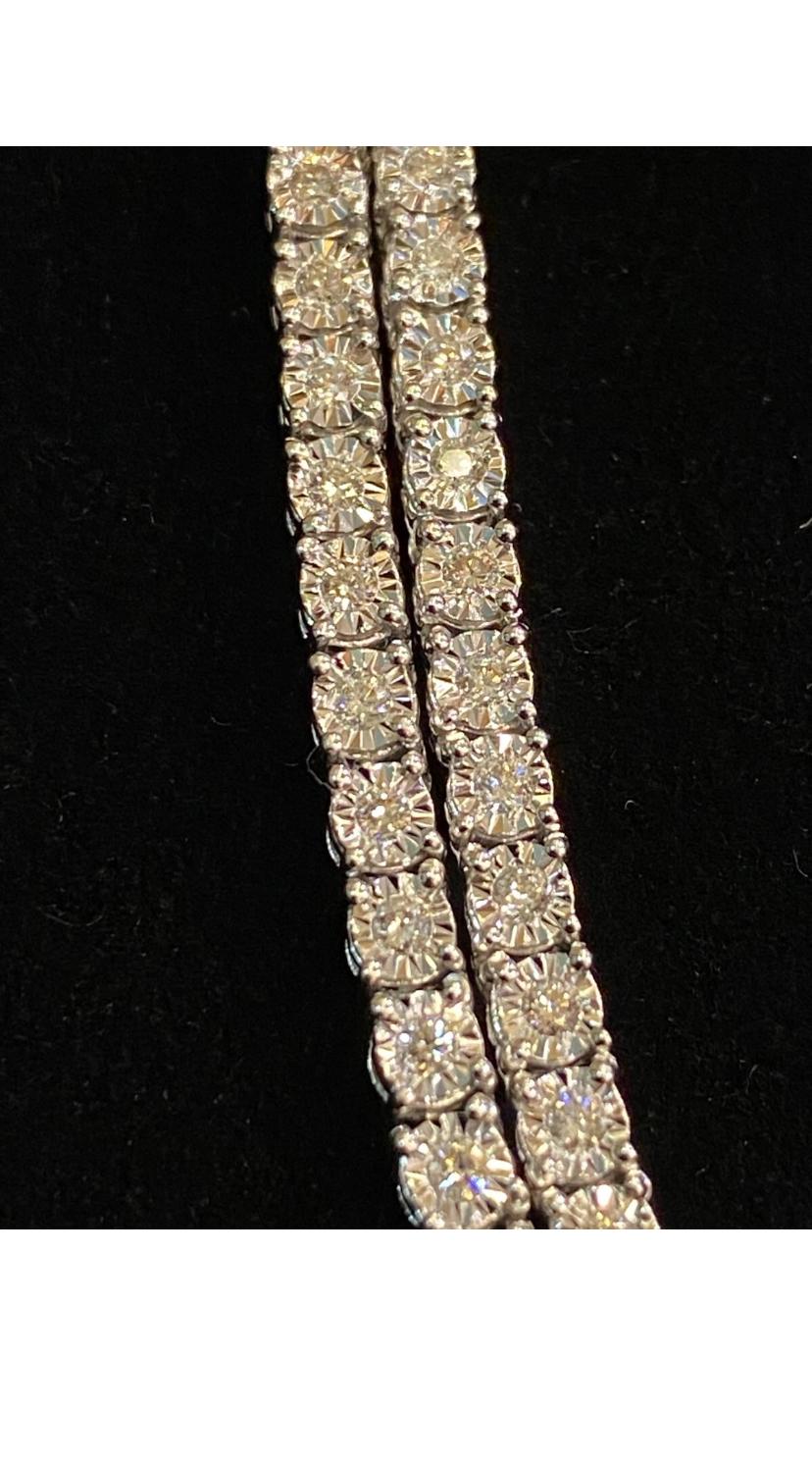 Collana tennis in oro con pavé di diamanti tondi brillanti da 2,70 carati in vendita 6