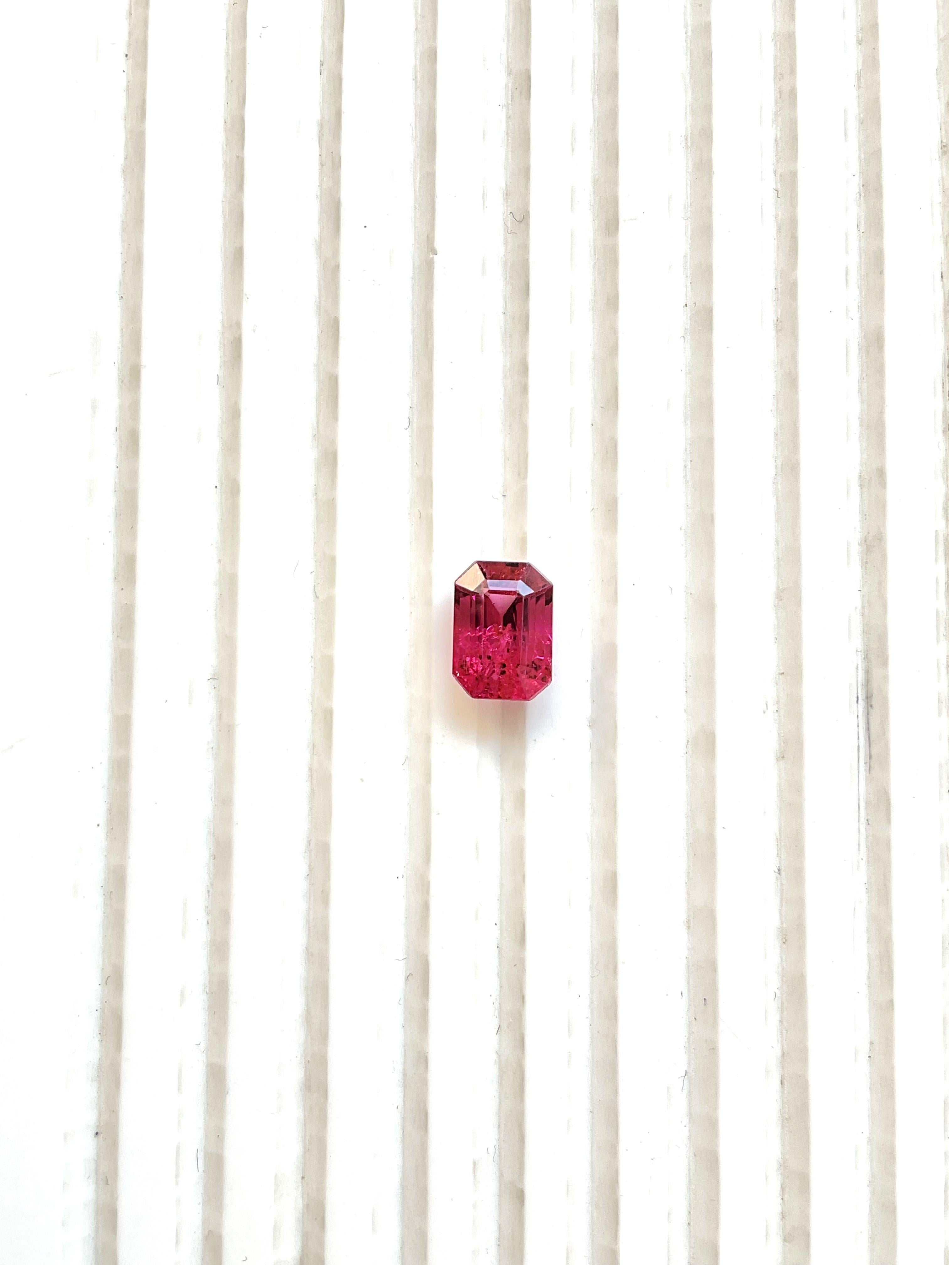 2.70 Carats red rubellite Tourmaline Octagon Cut stone For Jewelry Natural Gem For Sale 2
