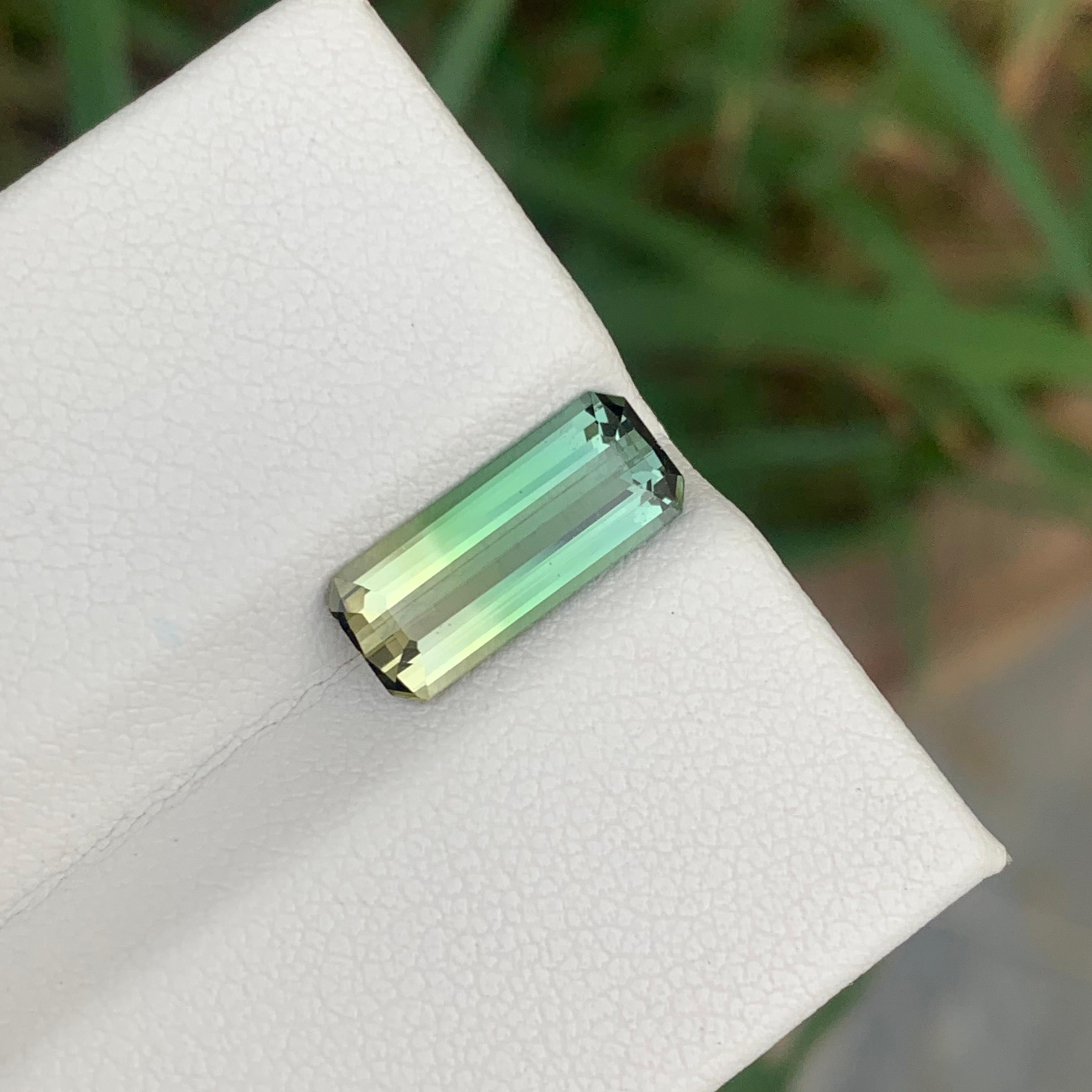 2.70 Cts Long Emerald Cut Faceted Bicolor Tourmaline Green Yellow Gemstone Neuf - En vente à Peshawar, PK