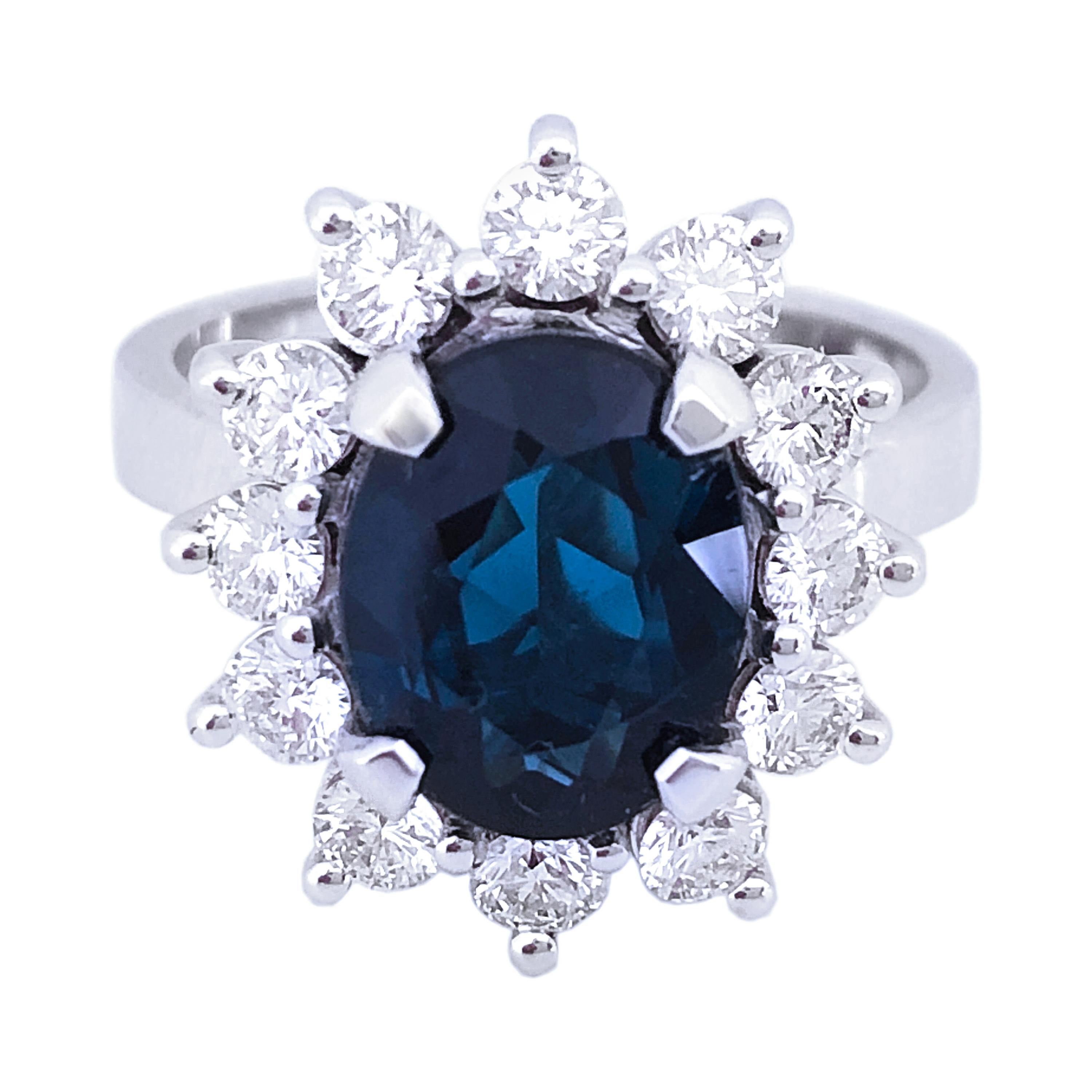 Berca 2,70 Kt Oval Indigo-Blau Turmalin Weißer Diamant Ballerina Cocktail Ring