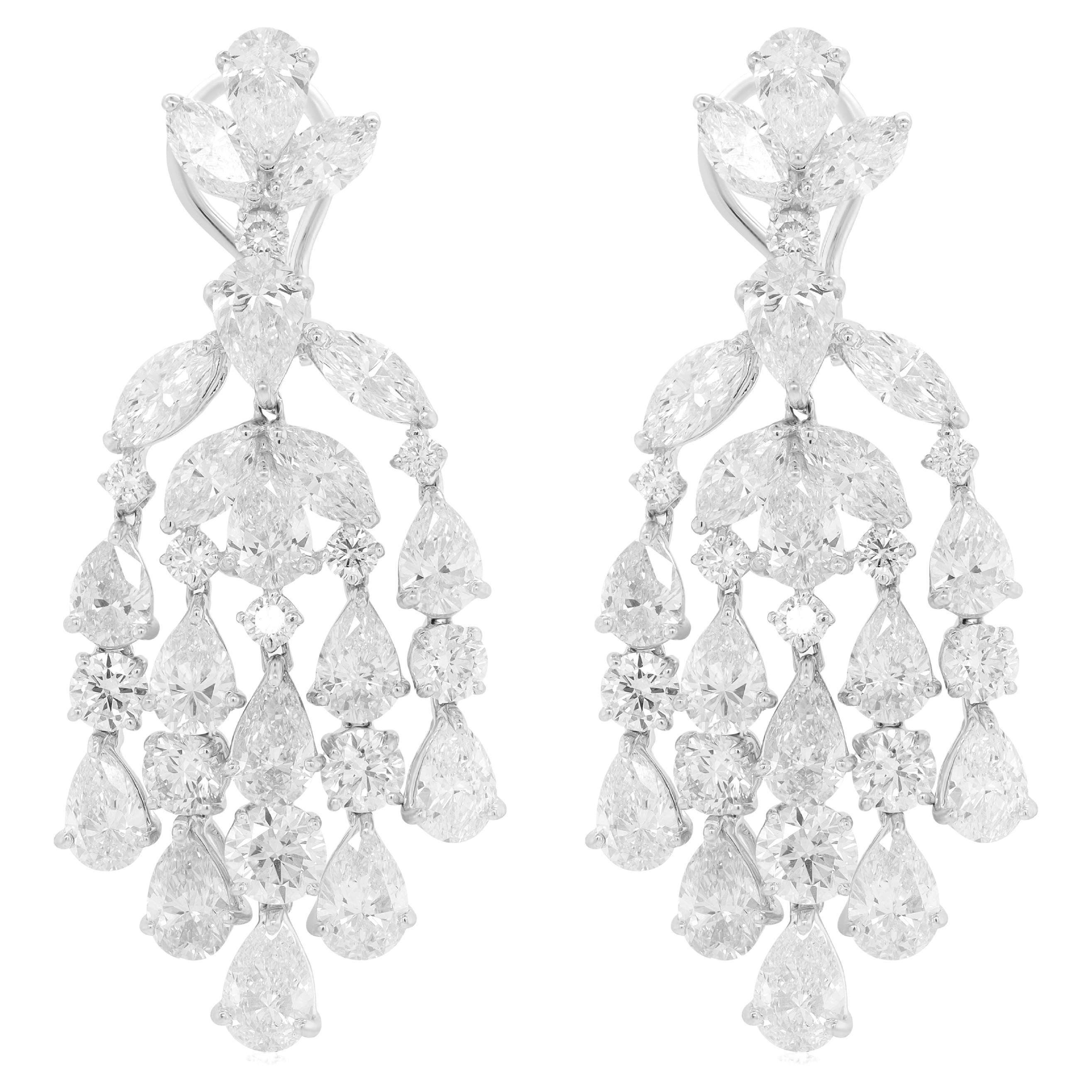 Diana M. Boucles d'oreilles chandelier grappe de diamants de 27,00 carats en vente