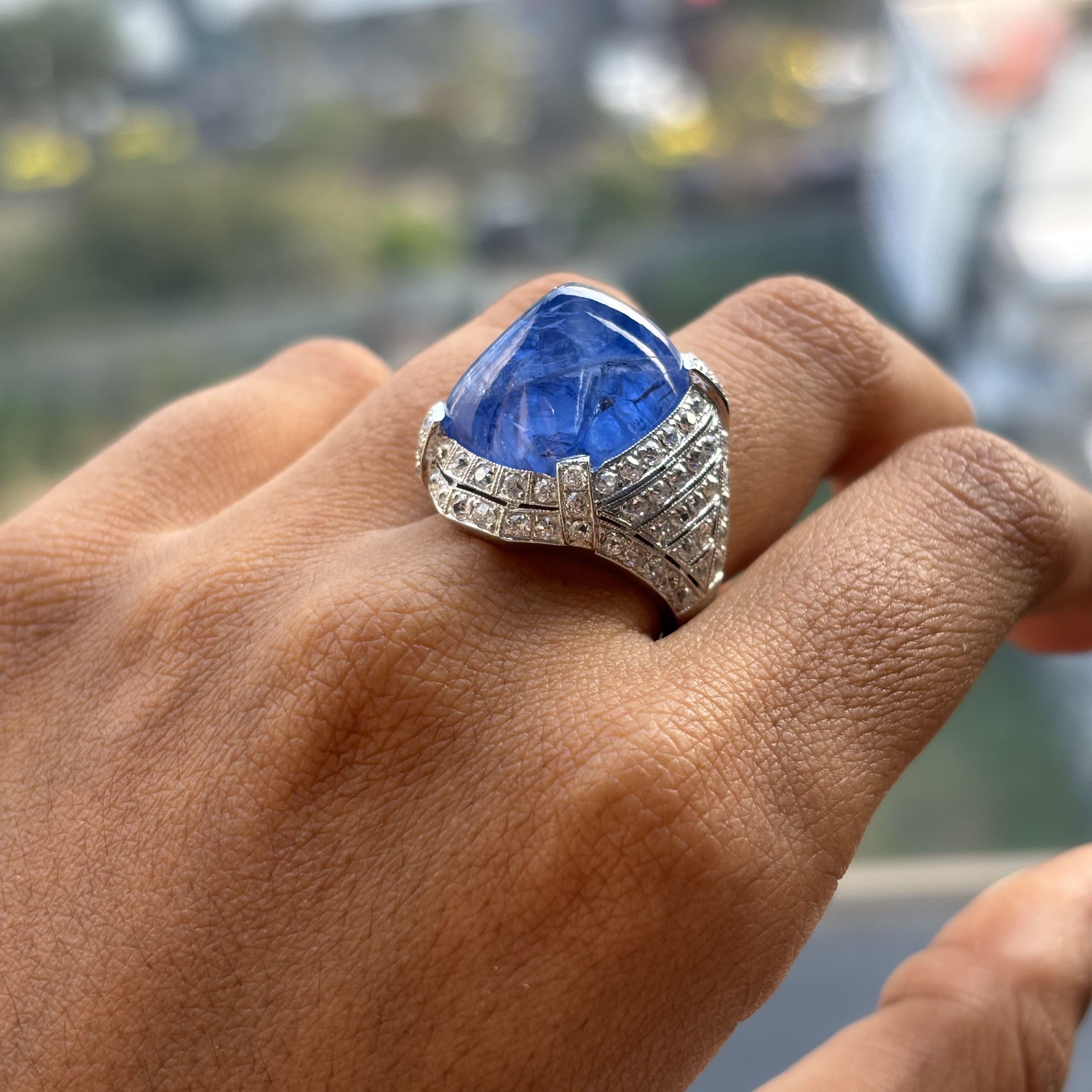 27.05ct No-Heat Sugarloaf Sapphire & OMC Diamond Art Deco Ring in 18K White Gold In New Condition For Sale In Bangkok, TH
