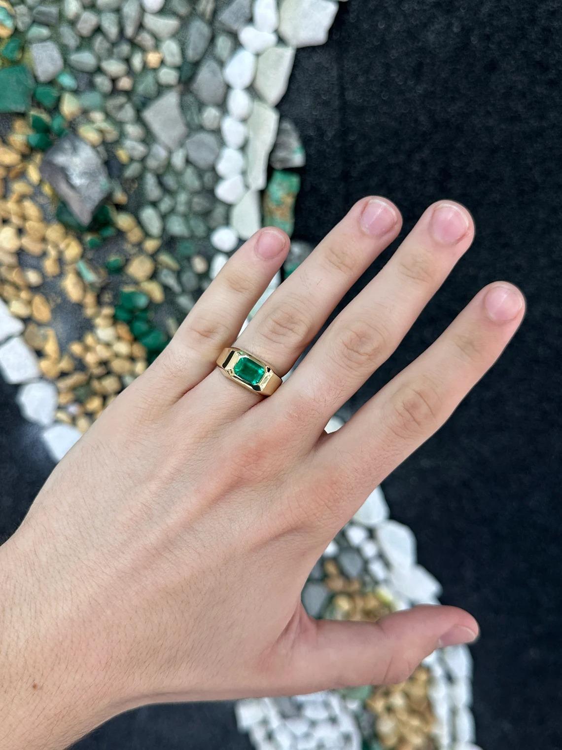 Men's 2.70ct AAA+ Rich Vivid Muzo Green Colombian Emerald-Emerald Cut Gold Gypsy Ring For Sale