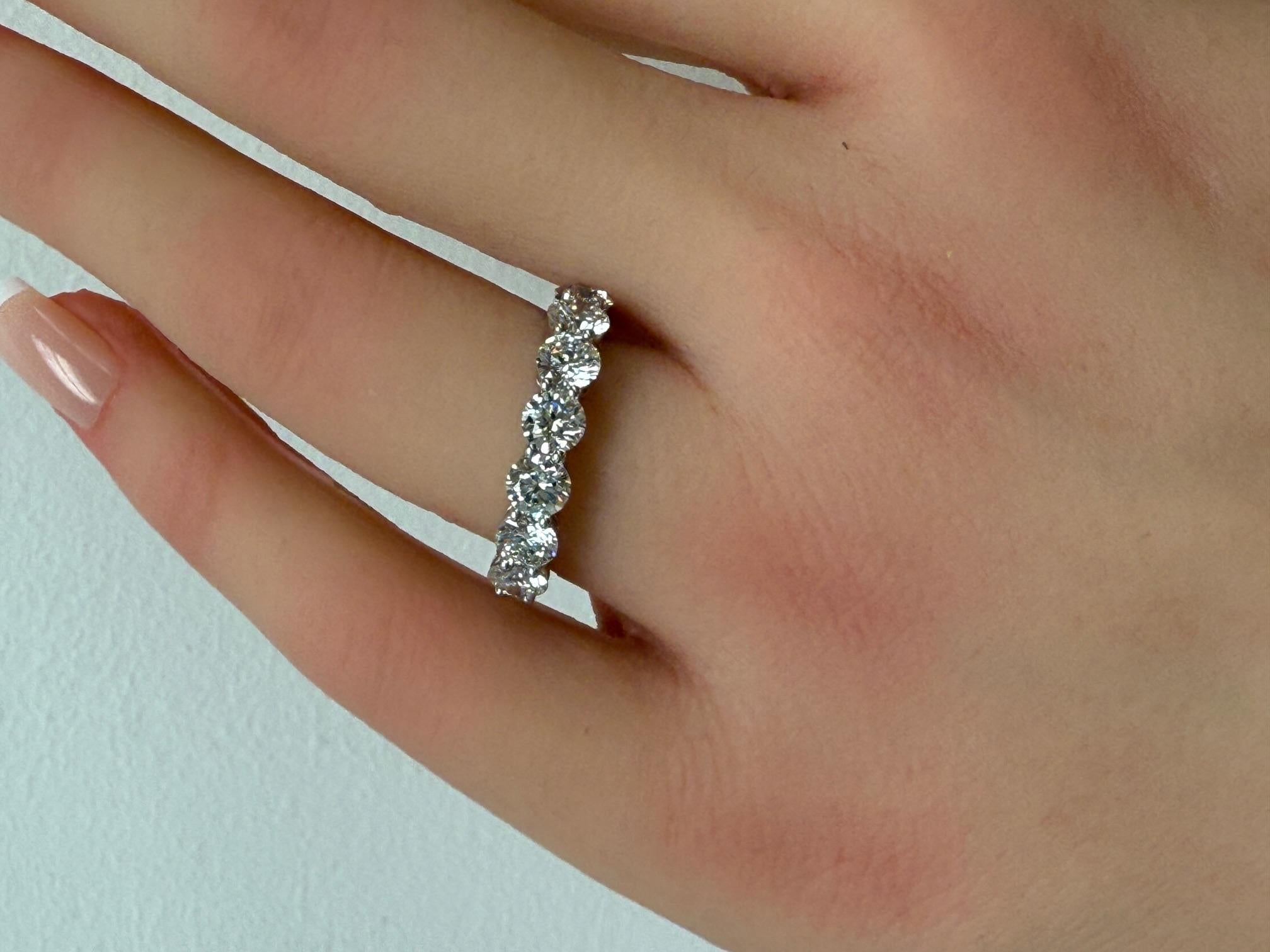 2.70CT. Fascia con nove diamanti tondi e brillanti in platino certificata GIA in vendita 6