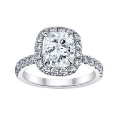 Anello nuziale in platino con diamanti taglio cuscino naturale da 2,70 carati GIA con diamanti a pavé