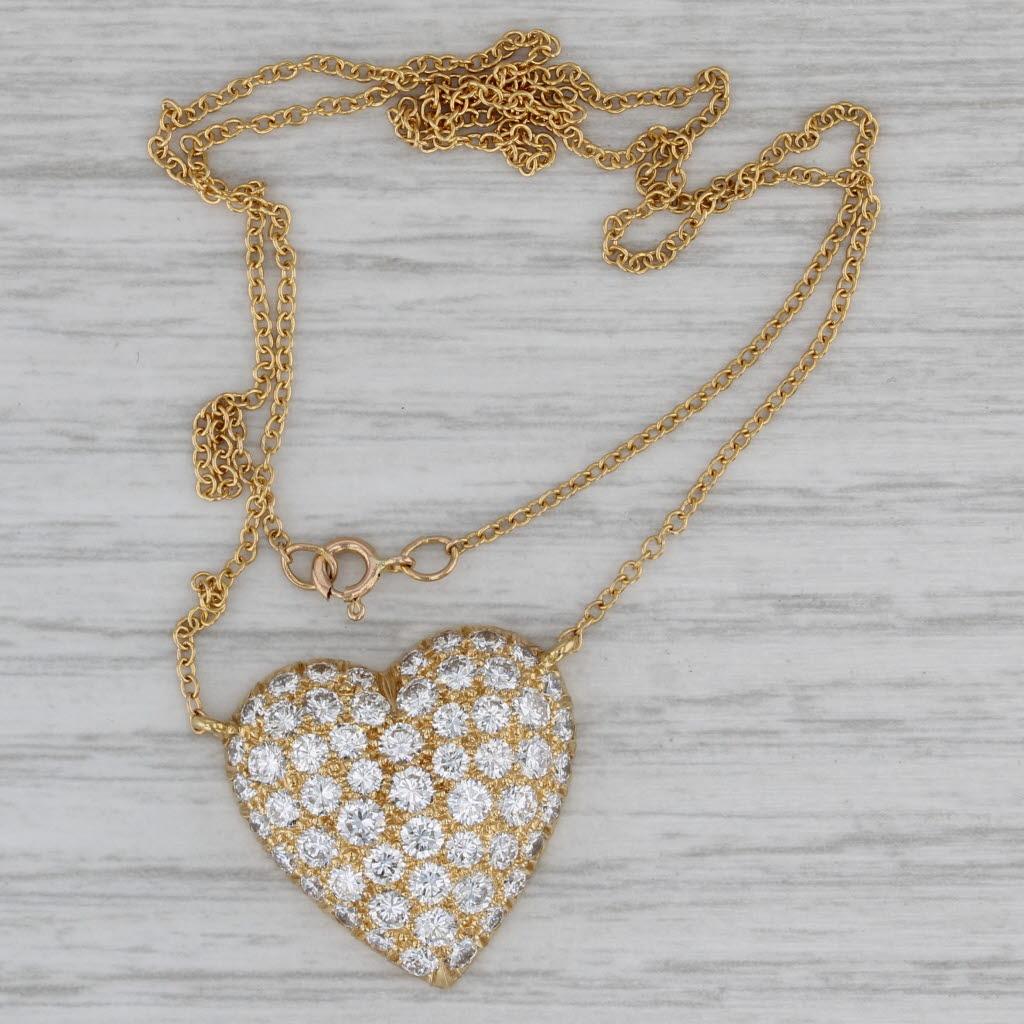 Informazioni sulla gemma:
- Diamanti naturali -
Carati totali - 2,70ctw
Taglio - Brillante rotondo
Colore - E - F
Chiarezza - VS2

Metallo: oro giallo 18k
Peso: 4.5 grammi 
Timbri: 18k
Stile della catena: Catena a corda
Chiusura: Chiusura ad anello