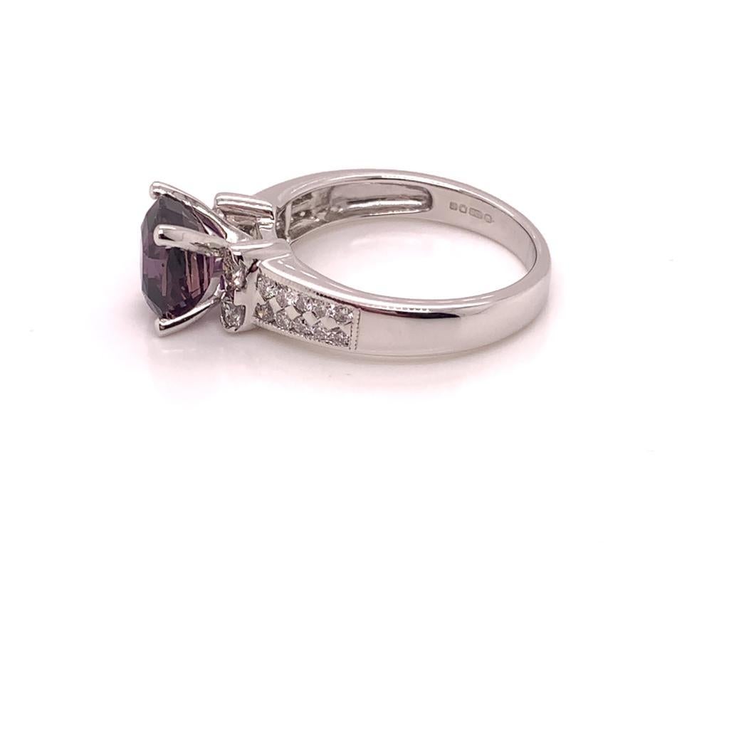 2.71 Carat Cushion Cut Purple Sapphire and Diamond Ring in 18k White Gold In New Condition For Sale In London, GB