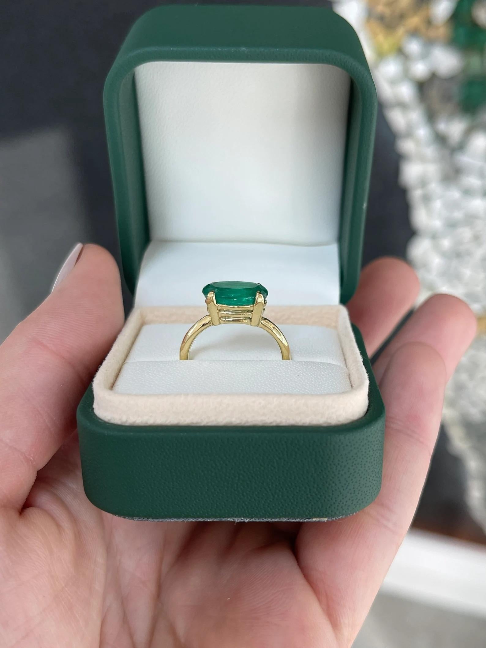 2.71 Carat East to West Solitaire Natural Oval Cut Emerald Ring 18K For Sale 1
