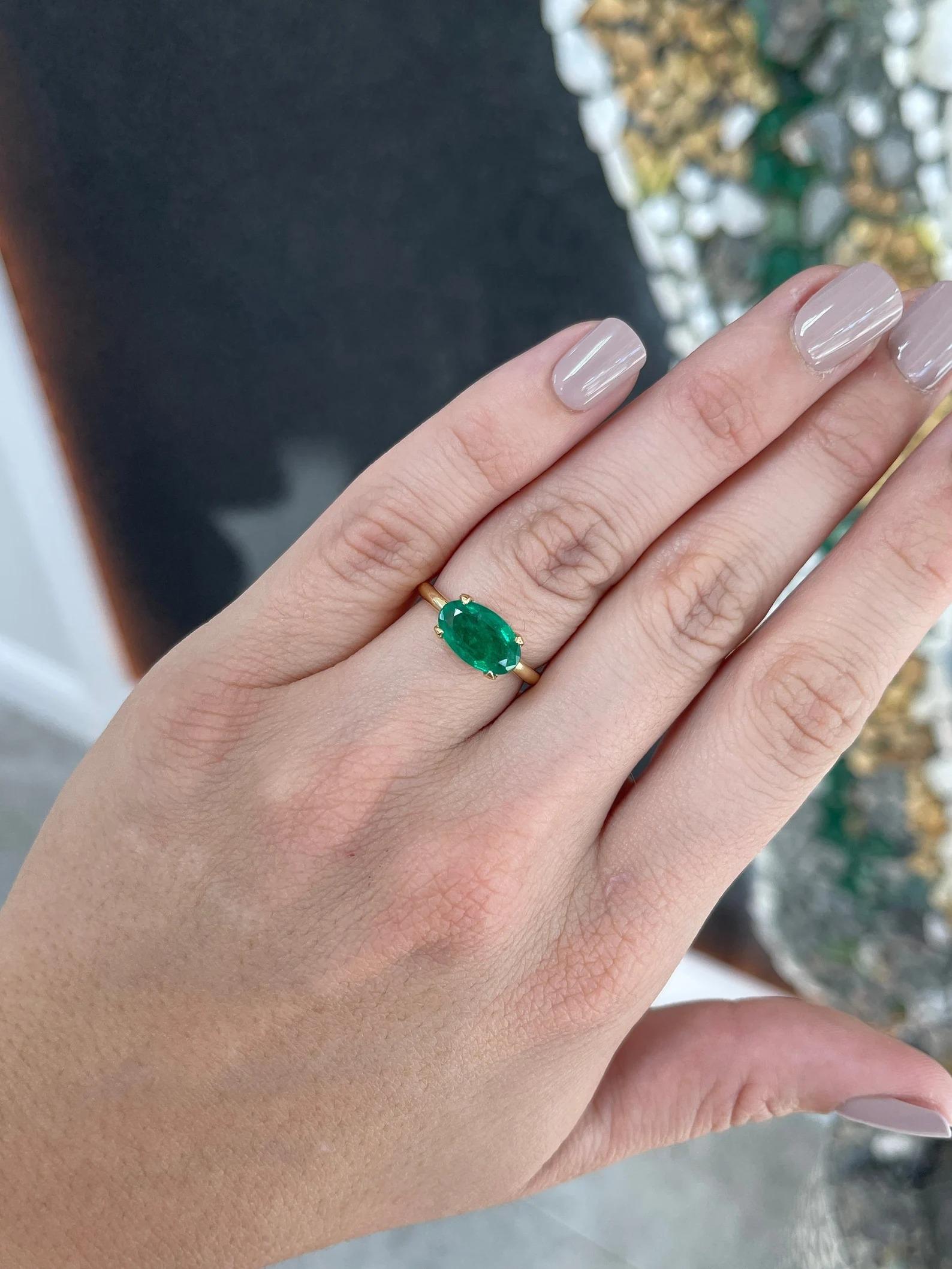 2.71 Carat East to West Solitaire Natural Oval Cut Emerald Ring 18K For Sale 2