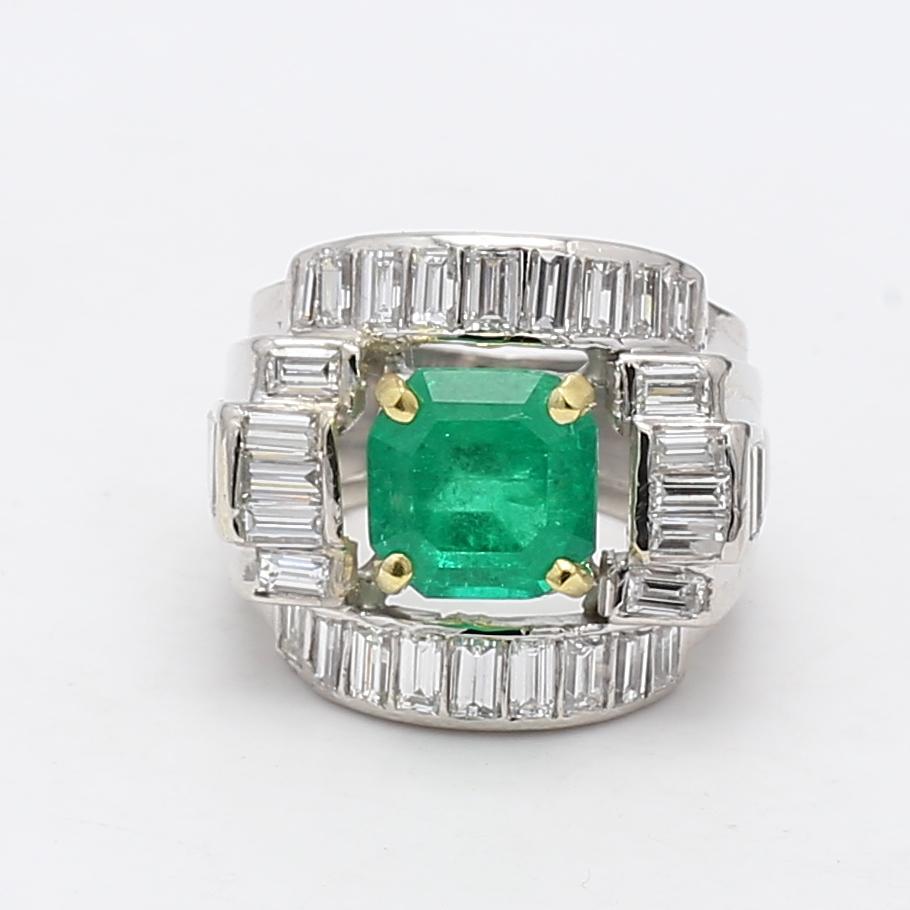Titre :
2.71 Carat Octagonal Shape Emerald 2.66 Carat Baguette Shape G VS2 Diamond Platinum Cluster Ring


Le style :
Groupement d'entreprises


Métal :
Platine


Pierre précieuse 1 :
Diamant de 2,66 carats


Nombre de pierres :
38


Couleur