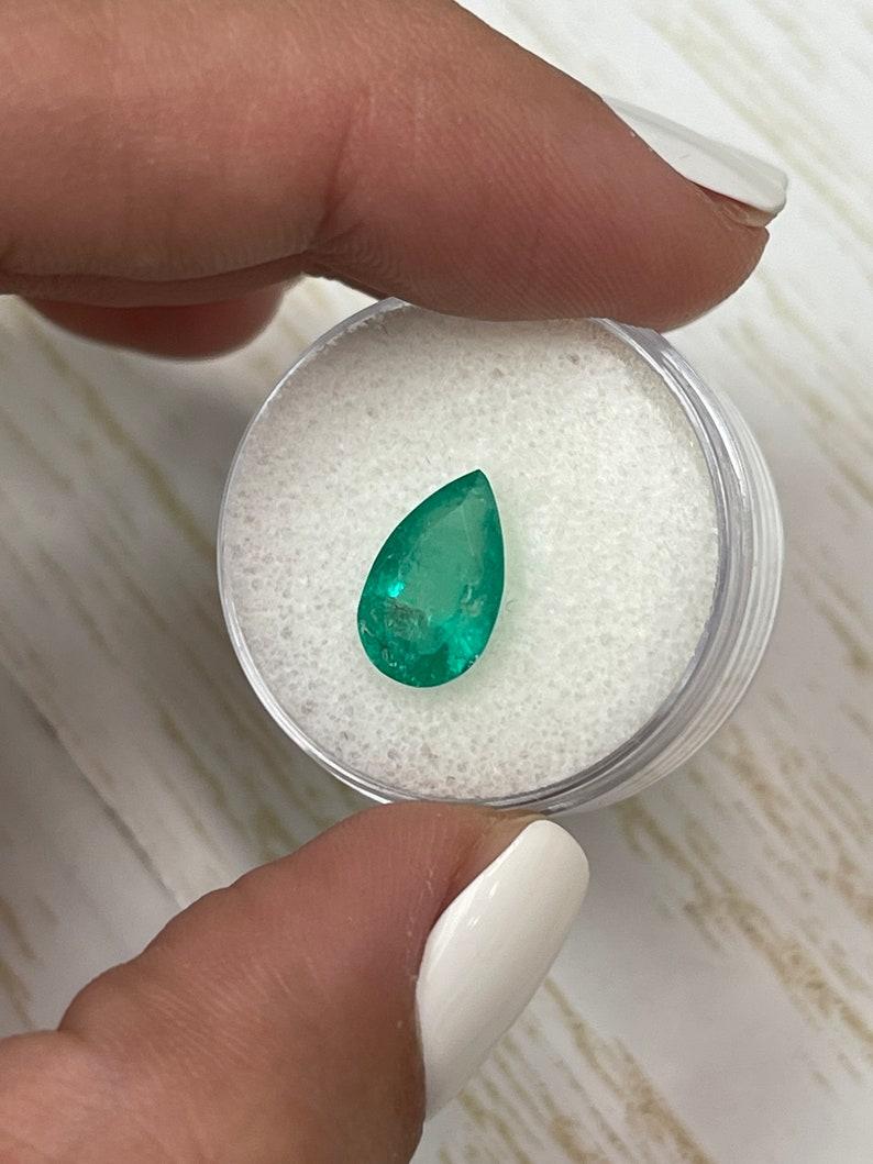 Taglio a goccia Smeraldo colombiano verde da 2,71 carati - gemma a goccia con taglio a pera in vendita
