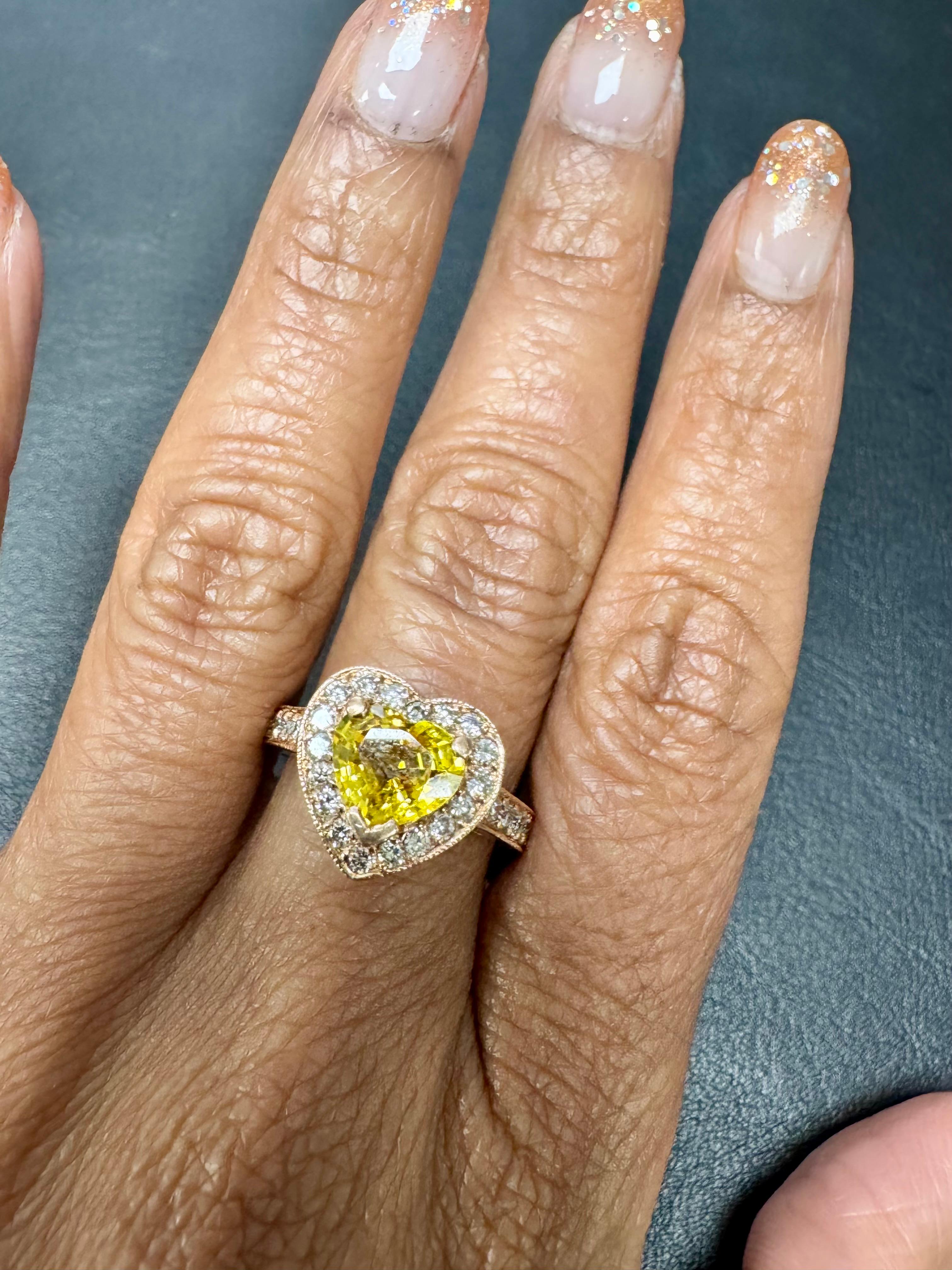 2,71 Karat Herzschliff Gelber Saphir Diamant Verlobungsring im Angebot 5