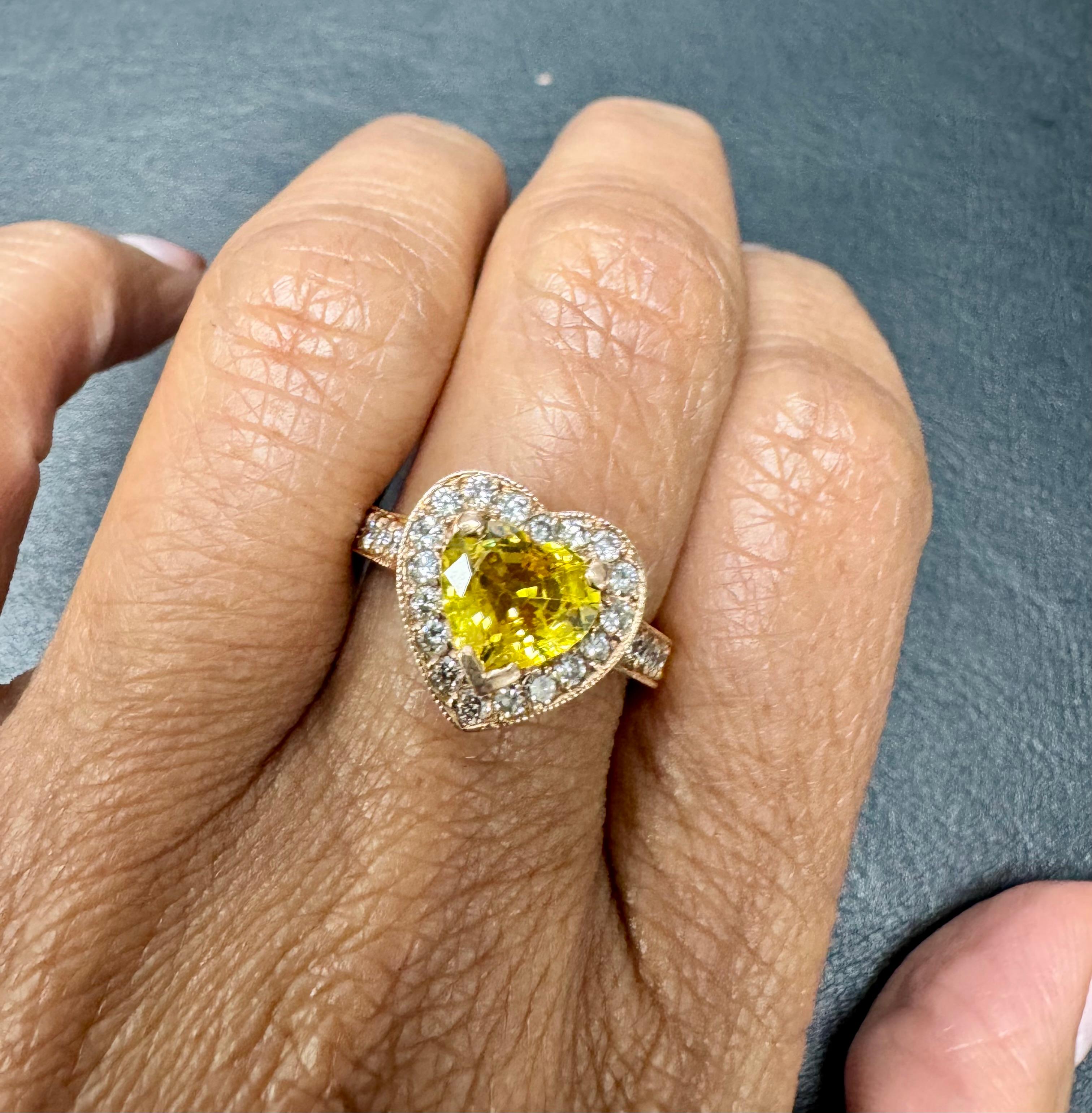 2,71 Karat Herzschliff Gelber Saphir Diamant Verlobungsring im Angebot 3