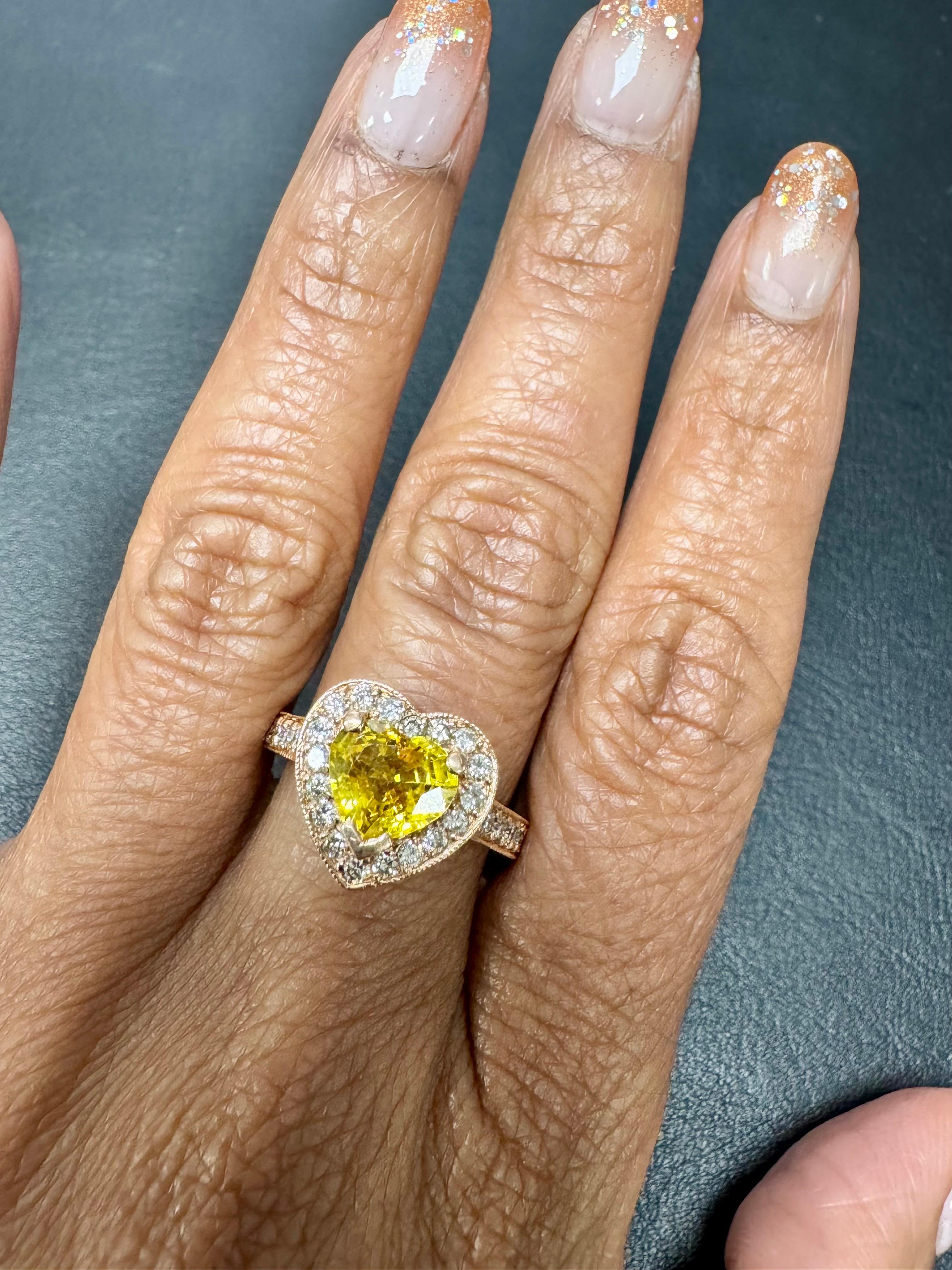 2,71 Karat Herzschliff Gelber Saphir Diamant Verlobungsring im Angebot 4