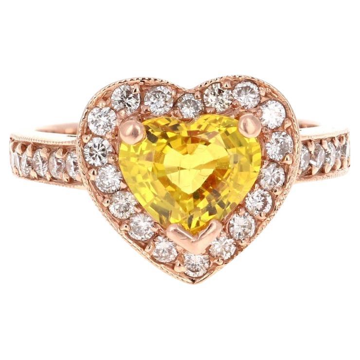 Verlobungsring mit 2,71 Karat gelbem Saphir im Herzschliff und Diamant im Angebot