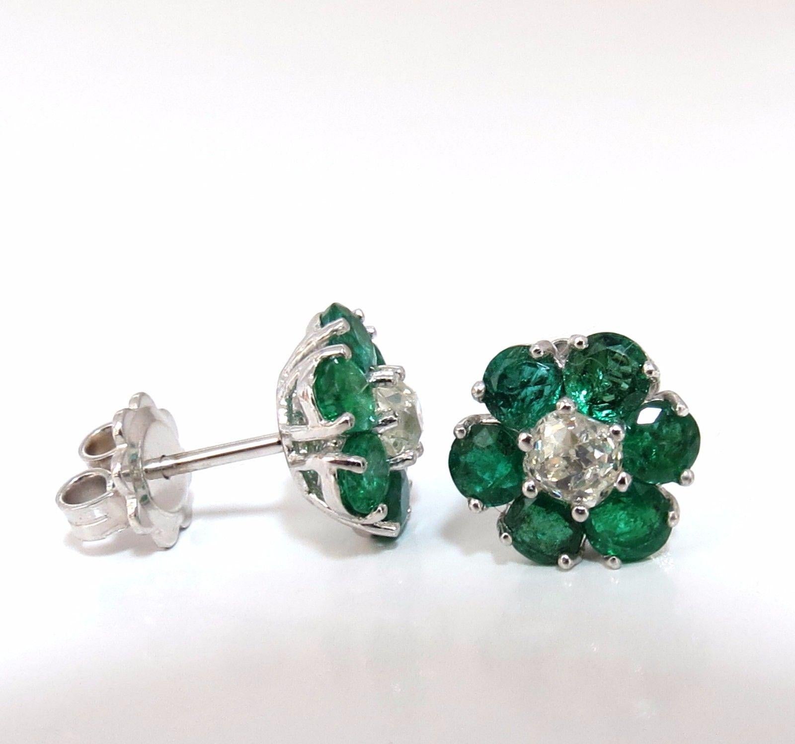 Round Cut 2.71 Carat Natural Vivid Green Emerald Diamond Earrings 14 Karat Cluster