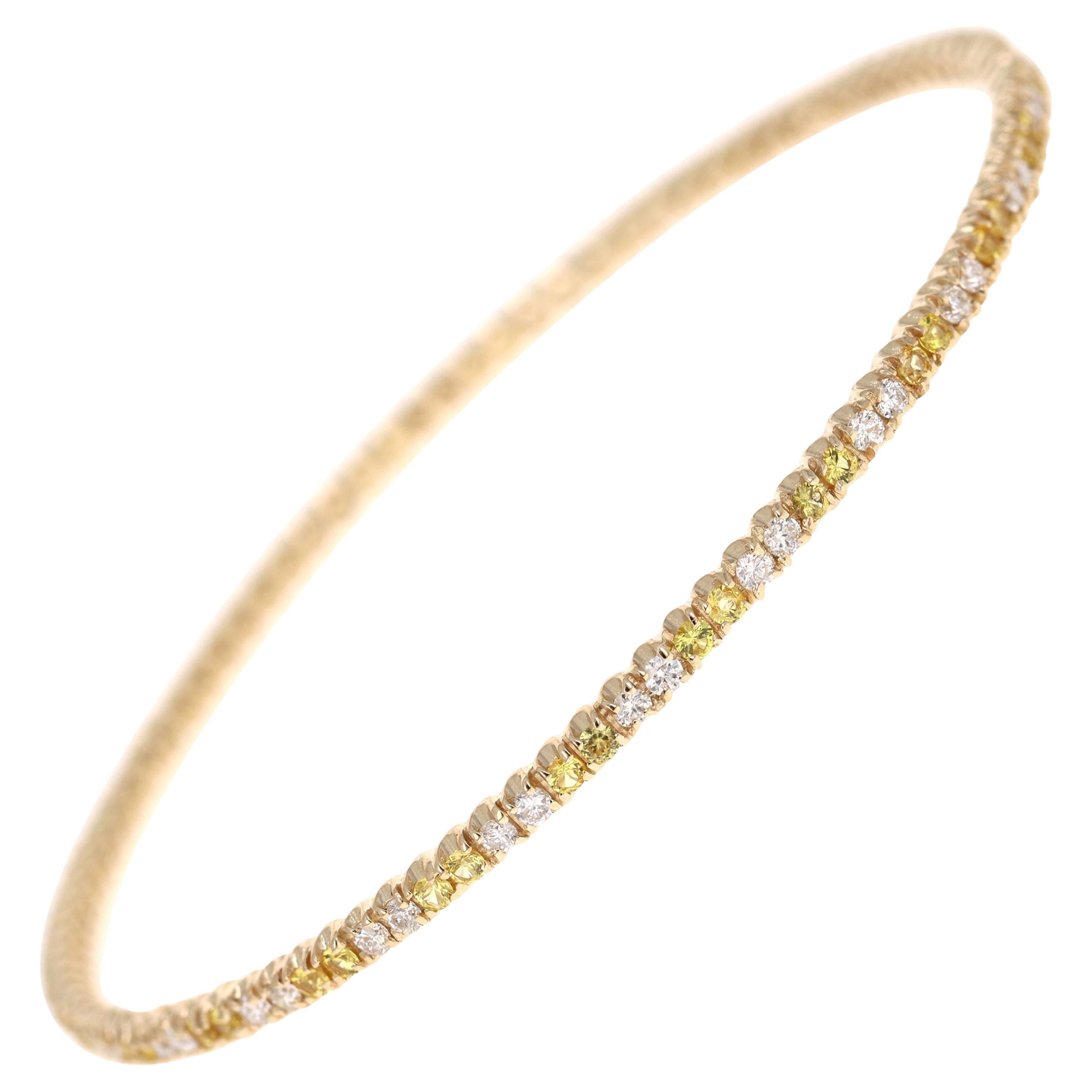 Brazalete de eternidad de oro amarillo de 14 quilates con diamante y zafiro amarillo natural de 2,71 quilates