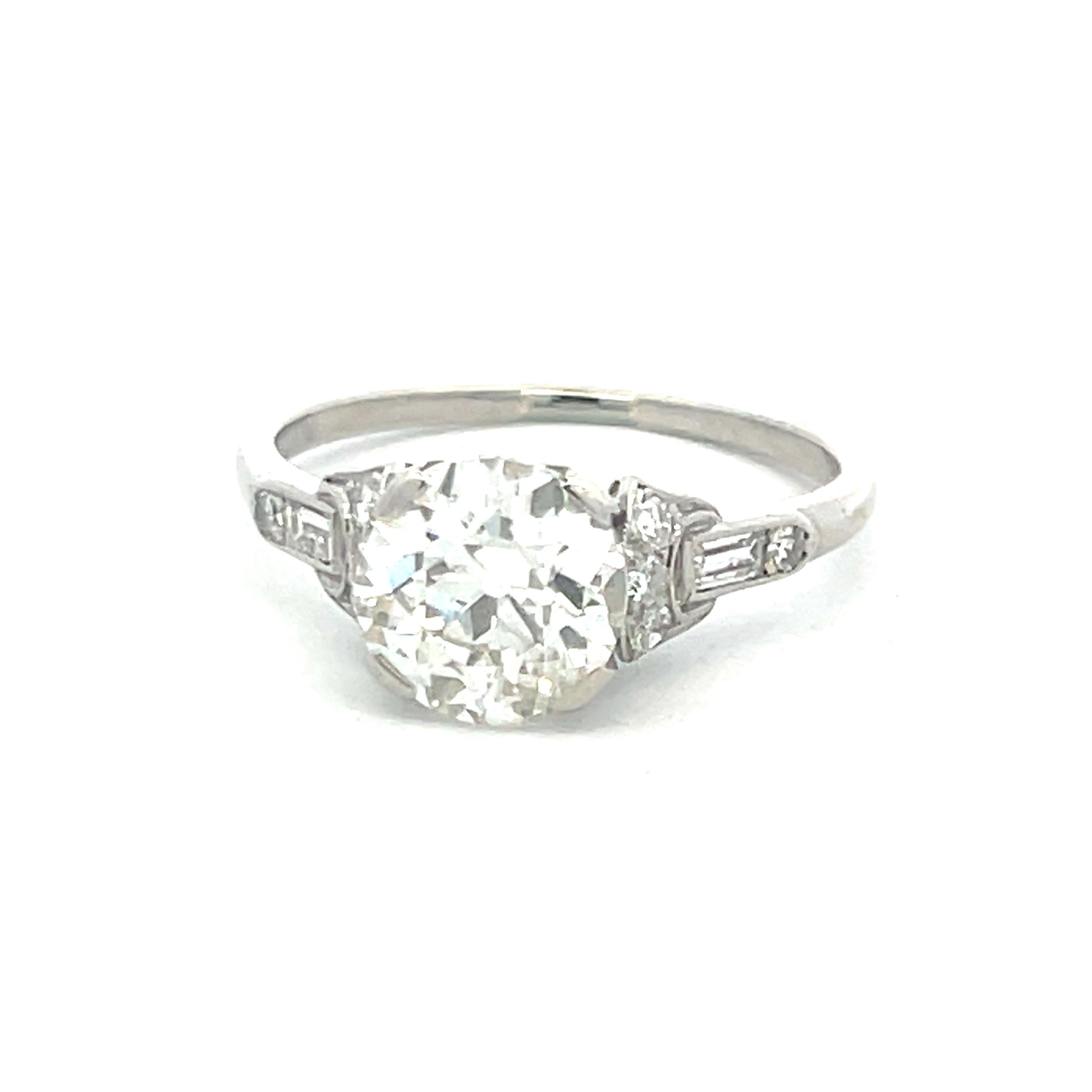 2.71 Carat Old European Cut and Emerald Cut Diamond Platinum Art Deco Ring For Sale 5