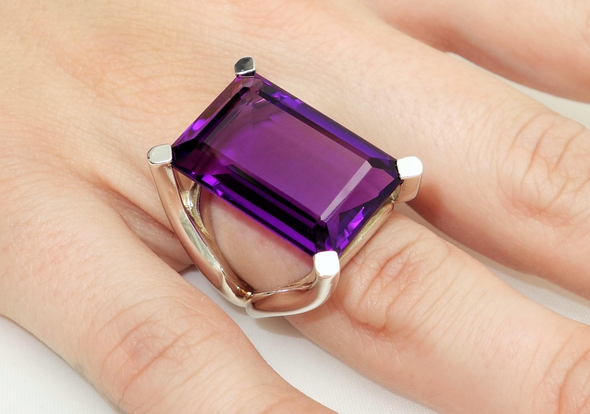 Modern 27.11 Carat Amethyst Solitaire Sterling Silver Ring Estate Fine Jewelry For Sale