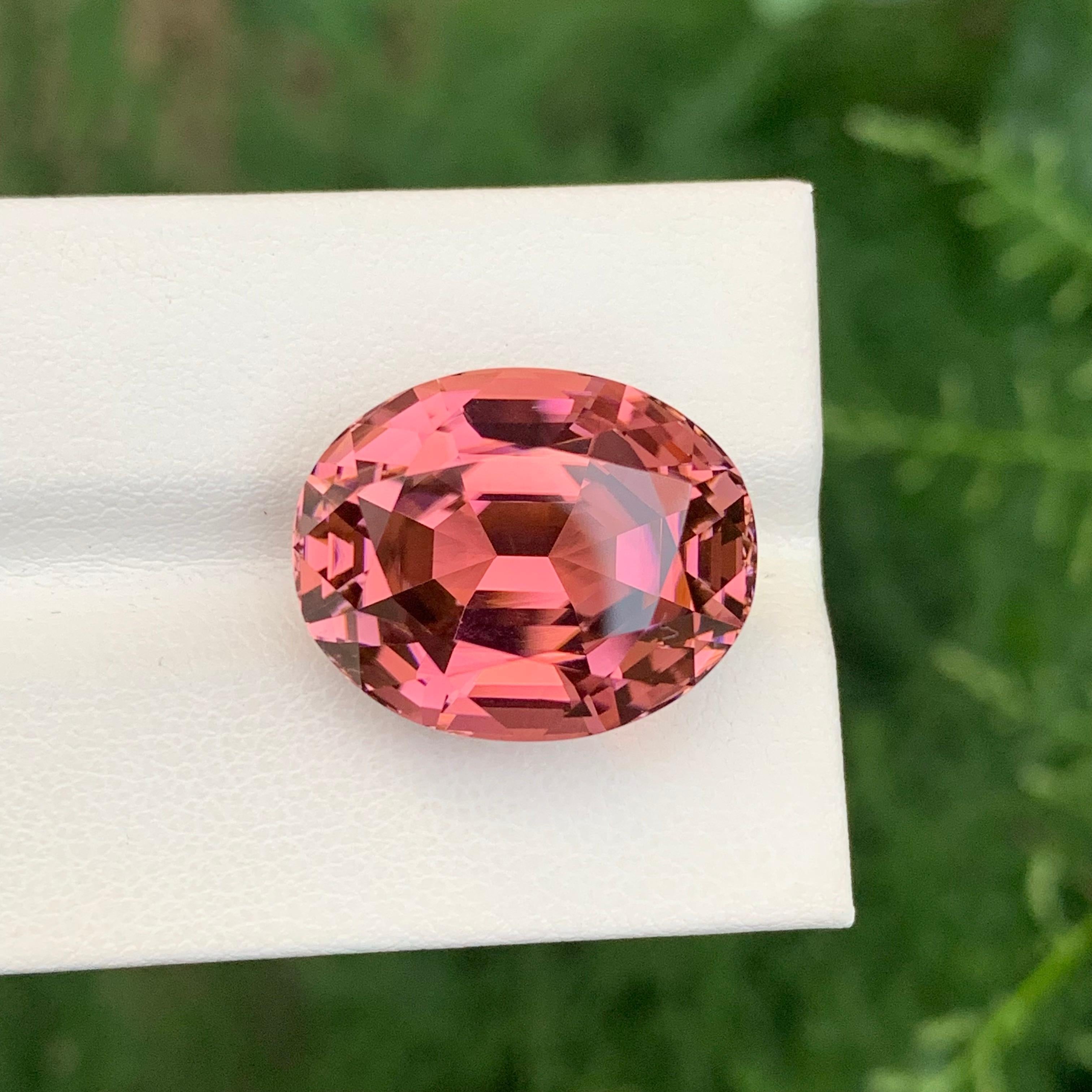 Enorme tormalina rosa sciolta Nature da 27,15 carati, pulita con la lente d'ingrandimento in vendita 7