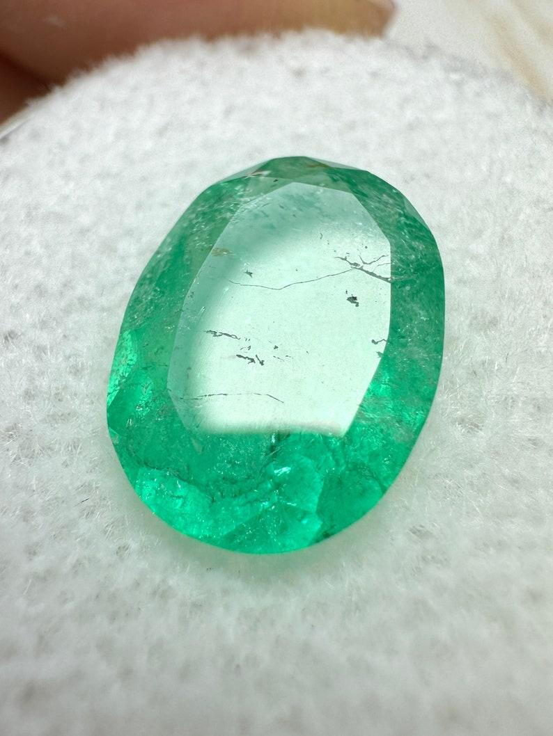 Esmeralda colombiana verde terrosa de 2,72 quilates - Gema natal de mayo talla ovalada Moderno en venta