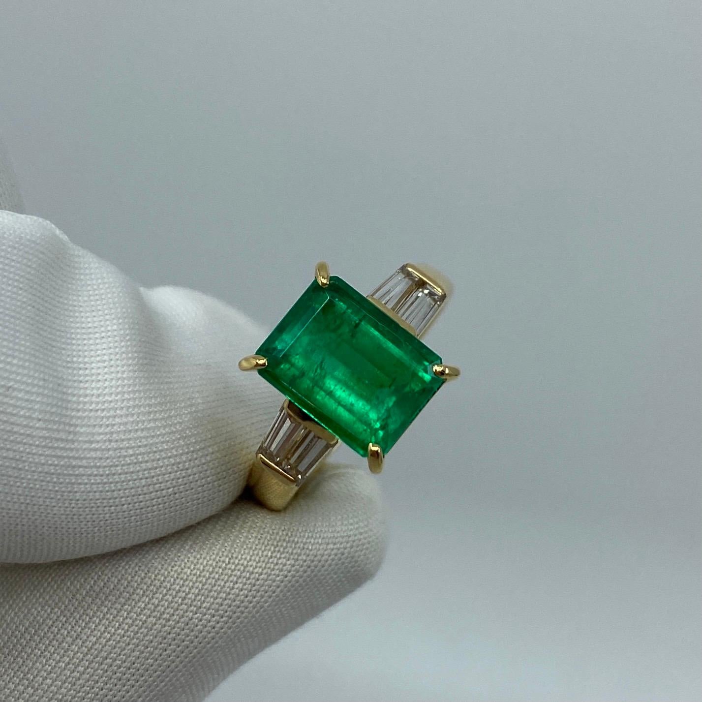 Emerald Cut 2.72 Carat Fine Vivid Green Colombian Emerald Diamond 18 Karat Yellow Gold Ring